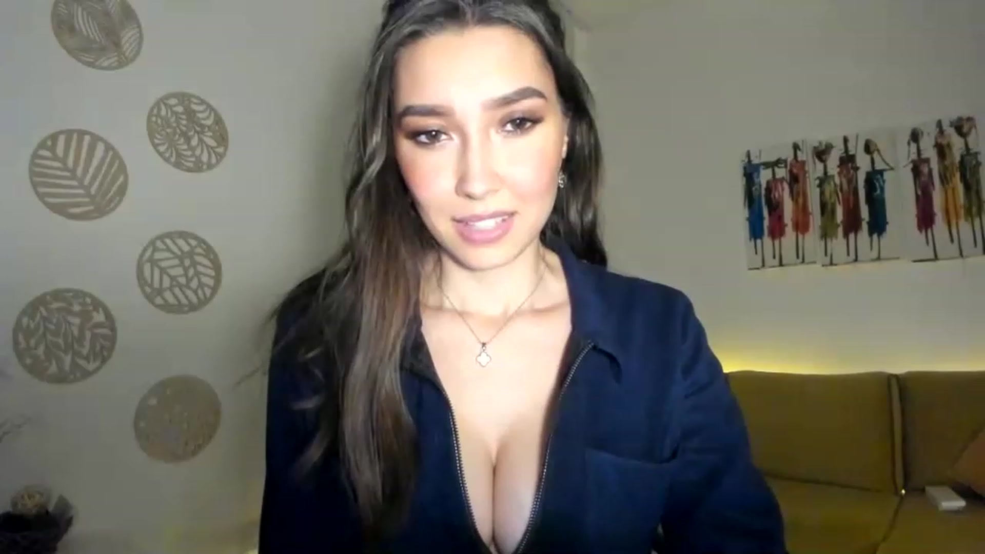 Gallery image thumbnail from LuckyHoneyyy's myfreecams stream on, 02/08/2023, 24:04 image 9 of 20