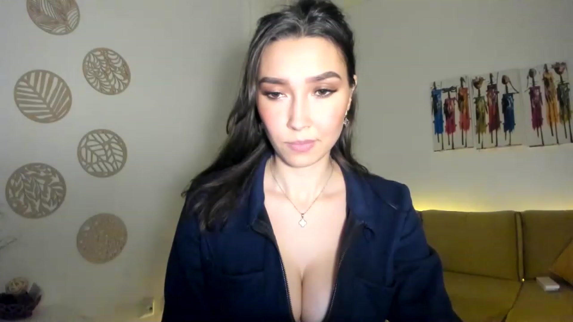 Gallery image thumbnail from LuckyHoneyyy's myfreecams stream on, 02/08/2023, 24:04 image 16 of 20