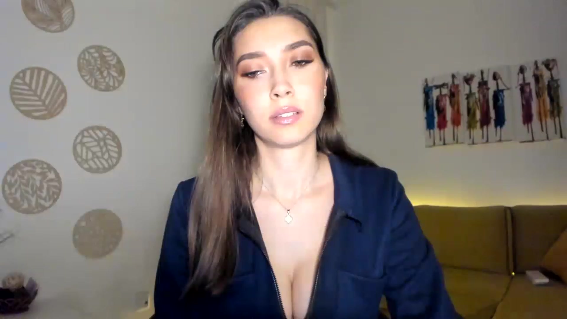 Gallery image thumbnail from LuckyHoneyyy's myfreecams stream on, 02/08/2023, 01:37 image 6 of 20