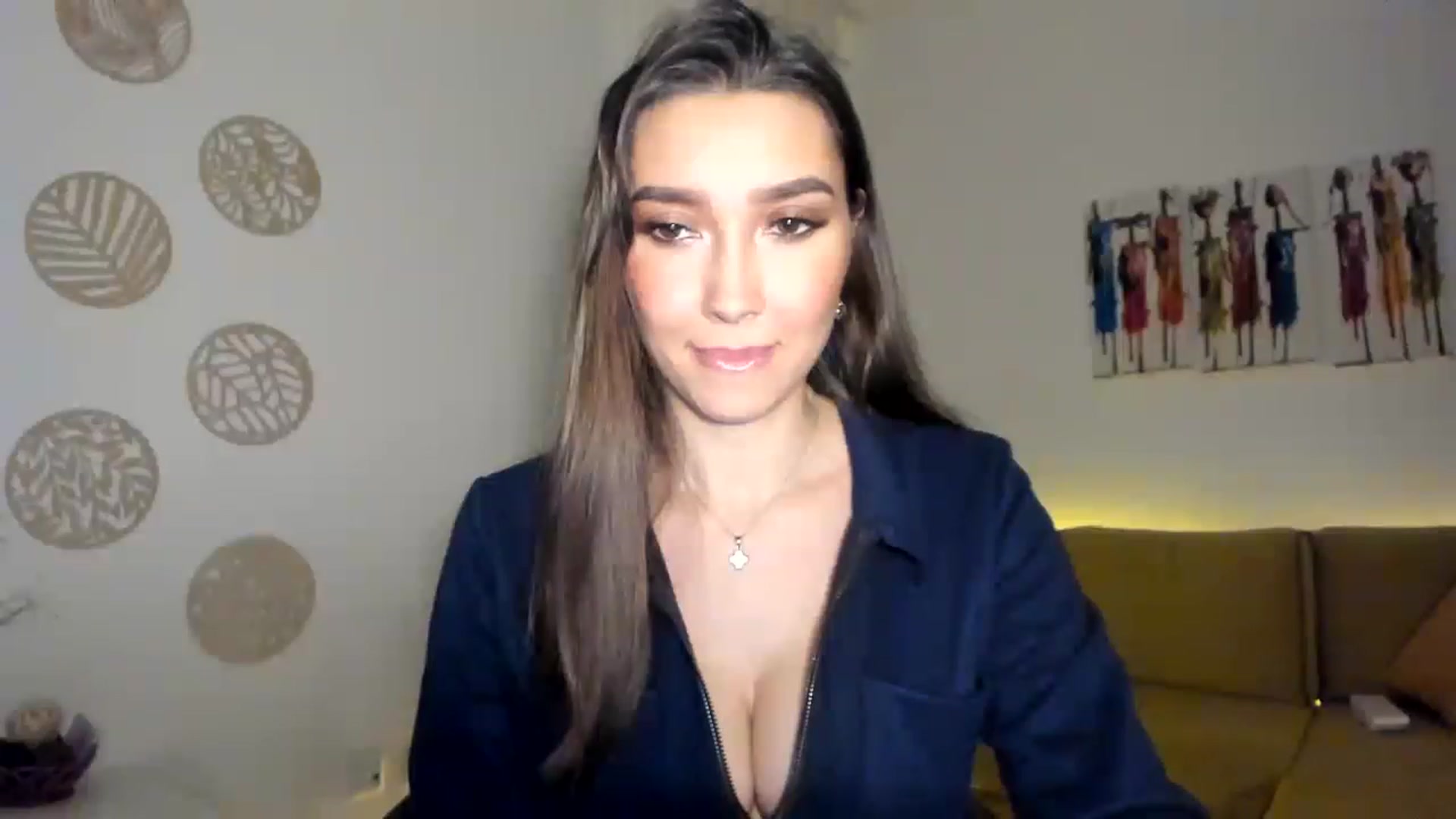 Gallery image thumbnail from LuckyHoneyyy's myfreecams stream on, 02/08/2023, 01:37 image 4 of 20