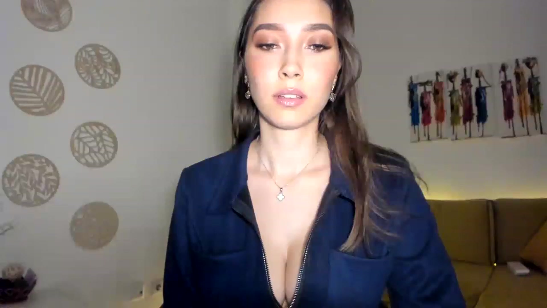 Gallery image thumbnail from LuckyHoneyyy's myfreecams stream on, 02/08/2023, 01:37 image 15 of 20