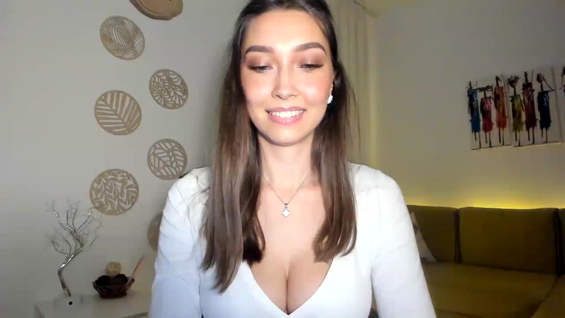 Gallery image thumbnail from LuckyHoneyyy's myfreecams stream on, 02/11/2023, 24:14 image 5 of 20