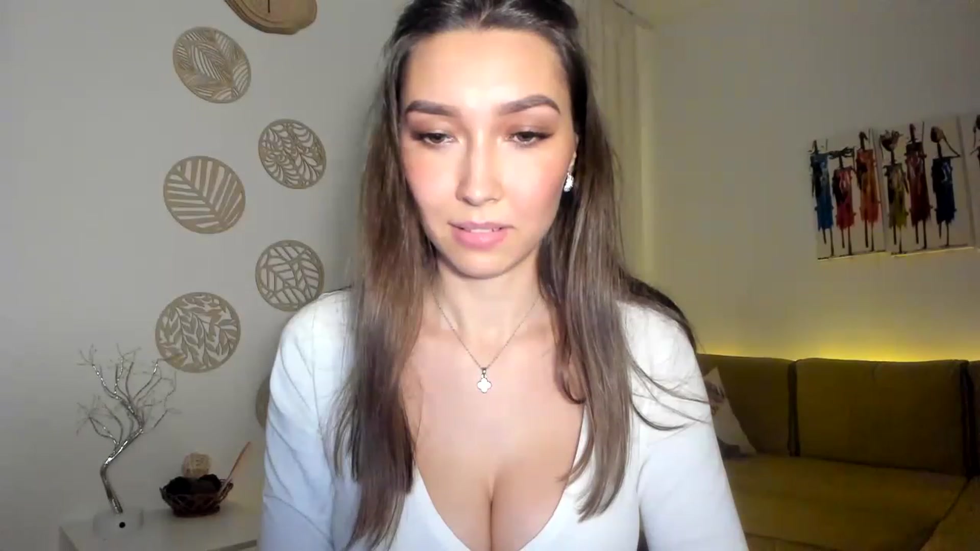 Gallery image thumbnail from LuckyHoneyyy's myfreecams stream on, 02/11/2023, 24:32 image 5 of 20