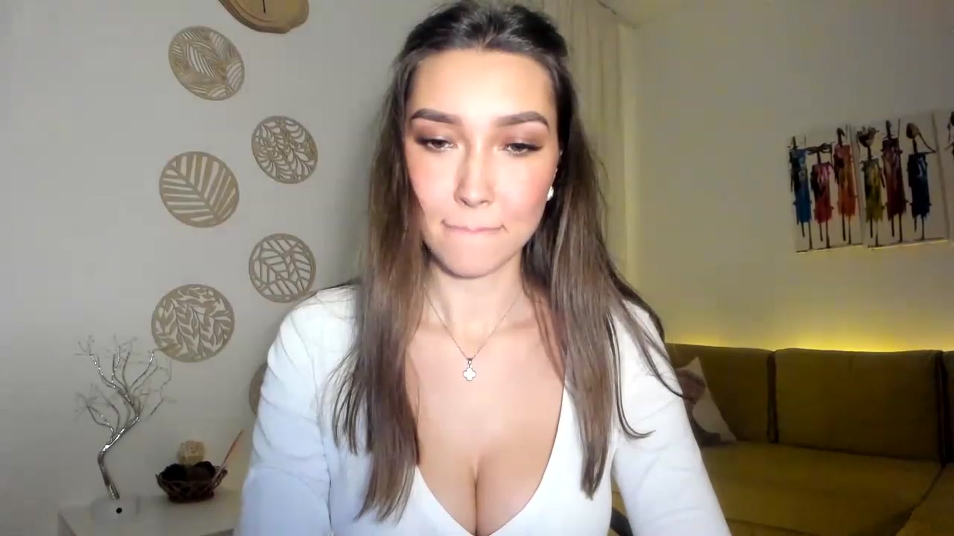 Gallery image thumbnail from LuckyHoneyyy's myfreecams stream on, 02/11/2023, 24:32 image 4 of 20