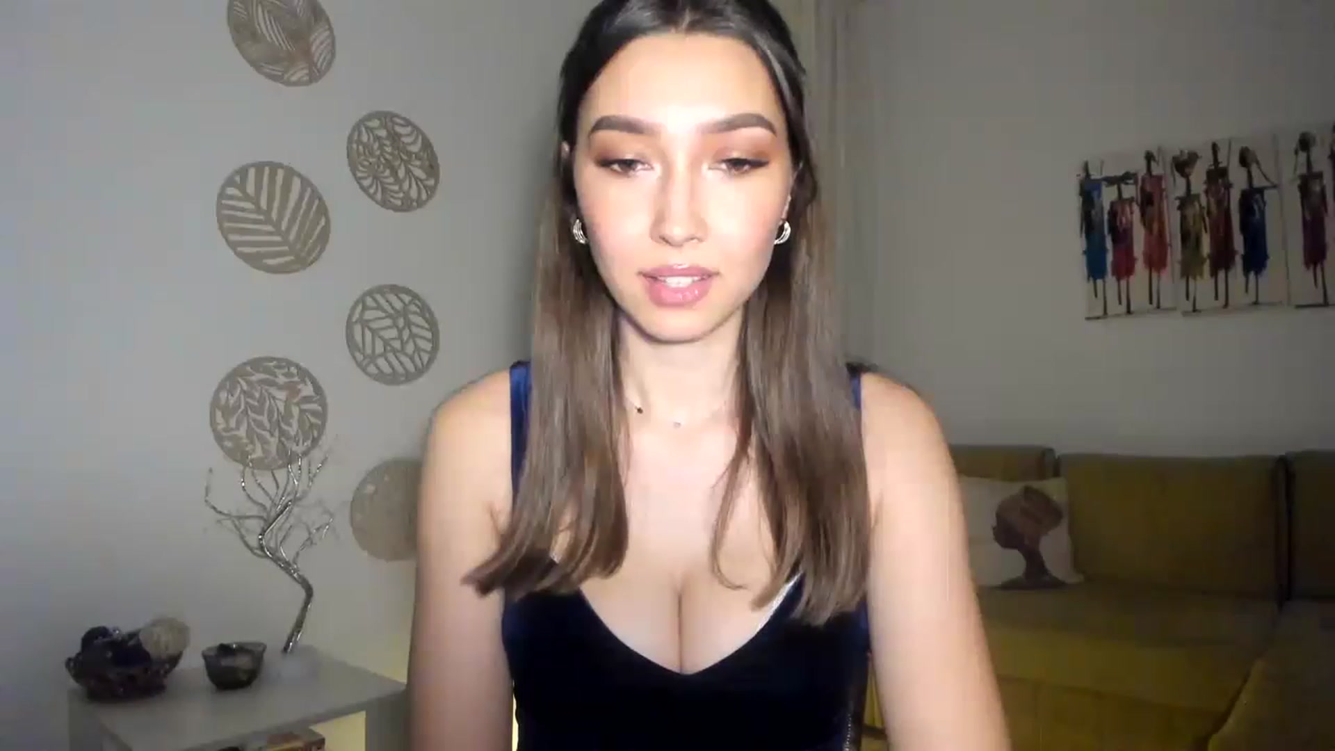 Gallery image thumbnail from LuckyHoneyyy's myfreecams stream on, 02/23/2023, 22:43 image 10 of 20