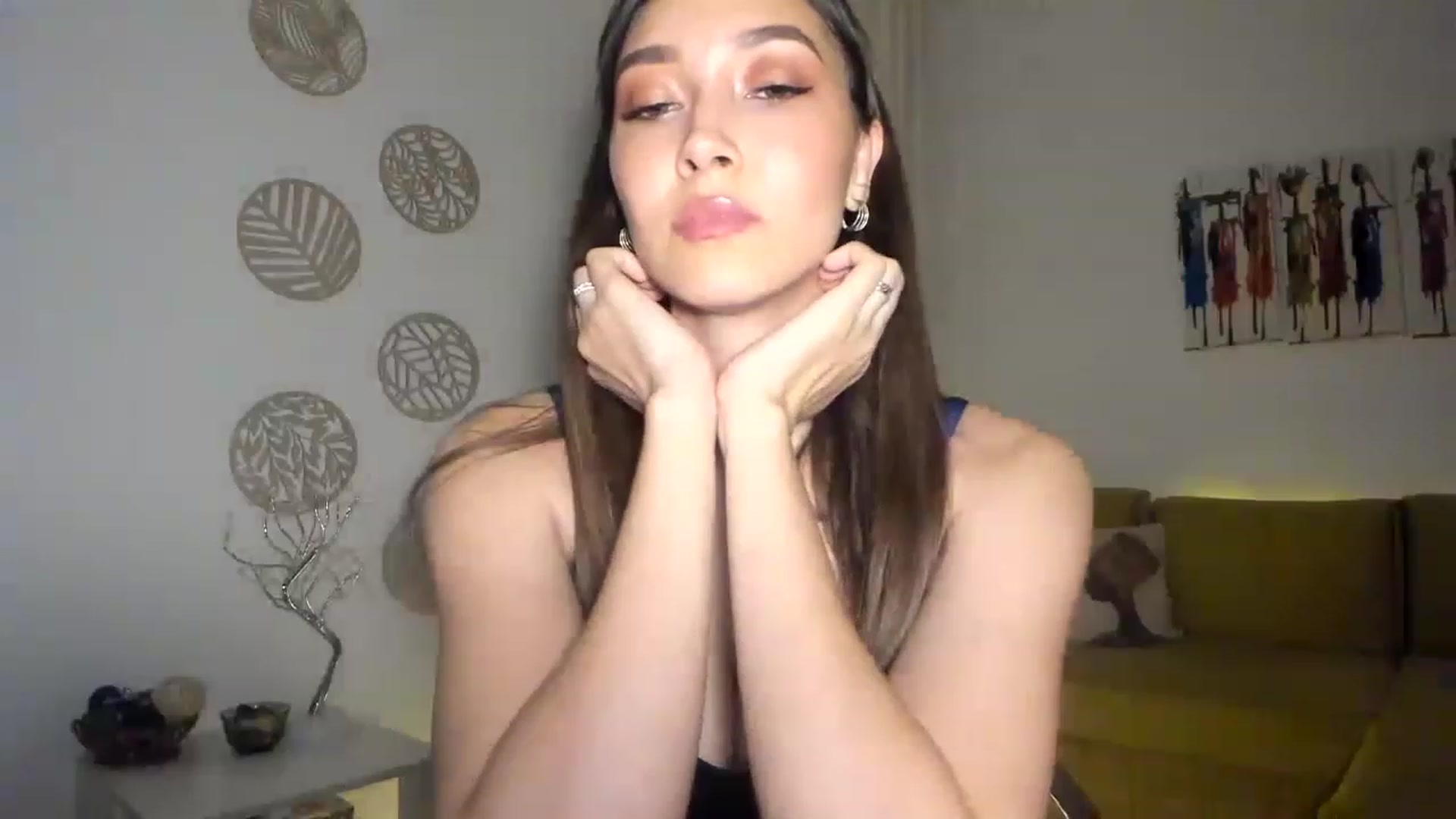 Gallery image thumbnail from LuckyHoneyyy's myfreecams stream on, 02/23/2023, 22:43 image 13 of 20