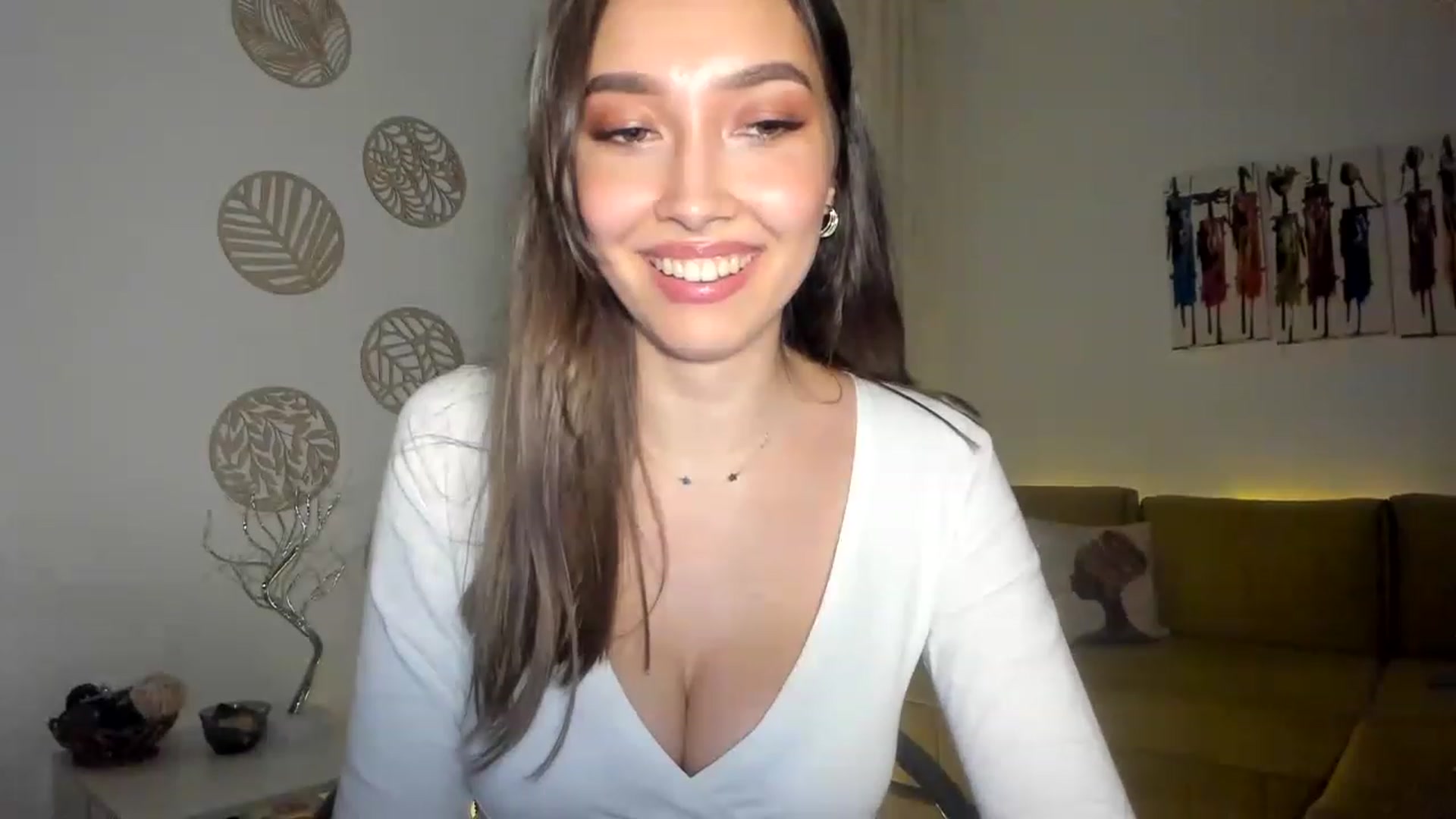 Gallery image thumbnail from LuckyHoneyyy's myfreecams stream on, 02/24/2023, 01:22 image 6 of 20