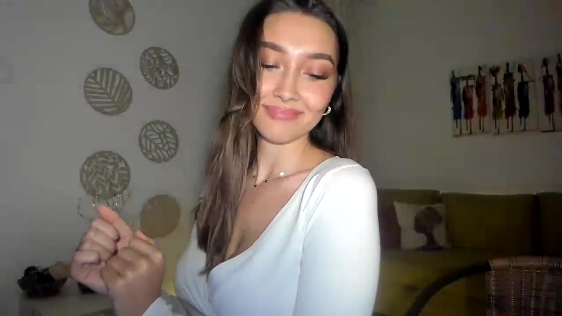 Gallery image thumbnail from LuckyHoneyyy's myfreecams stream on, 02/24/2023, 01:51 image 12 of 20