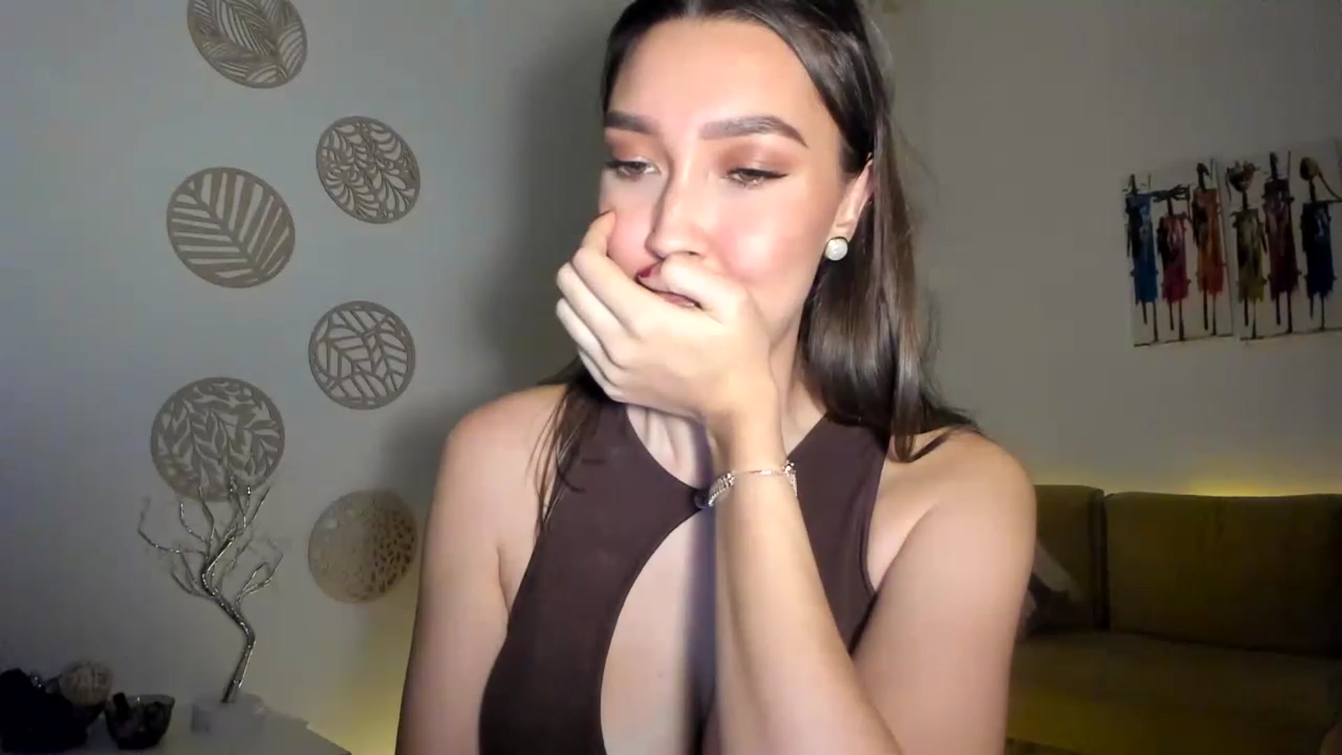 Gallery image thumbnail from LuckyHoneyyy's myfreecams stream on, 02/25/2023, 24:09 image 11 of 20
