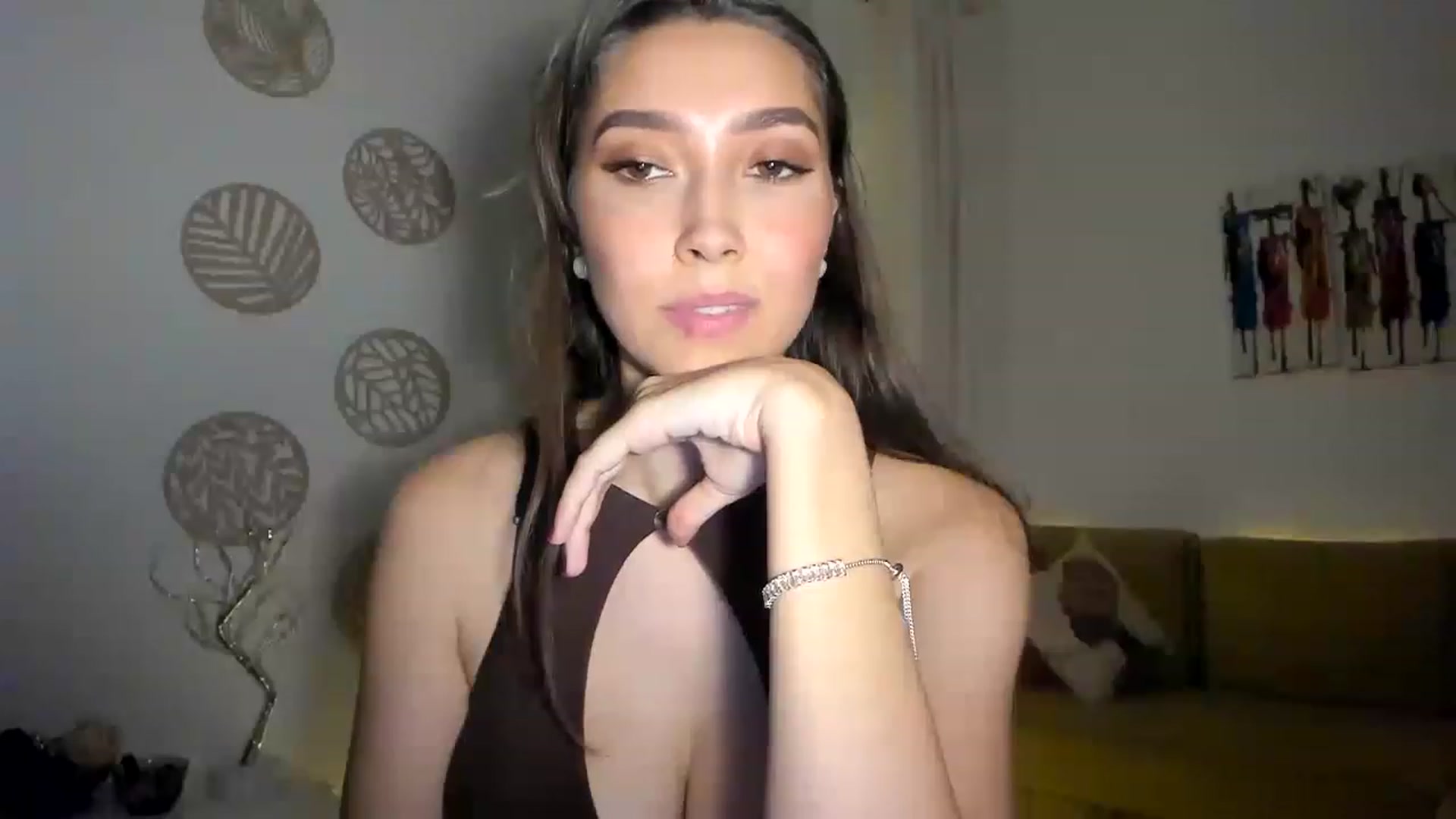 Gallery image thumbnail from LuckyHoneyyy's myfreecams stream on, 02/25/2023, 24:55 image 10 of 20