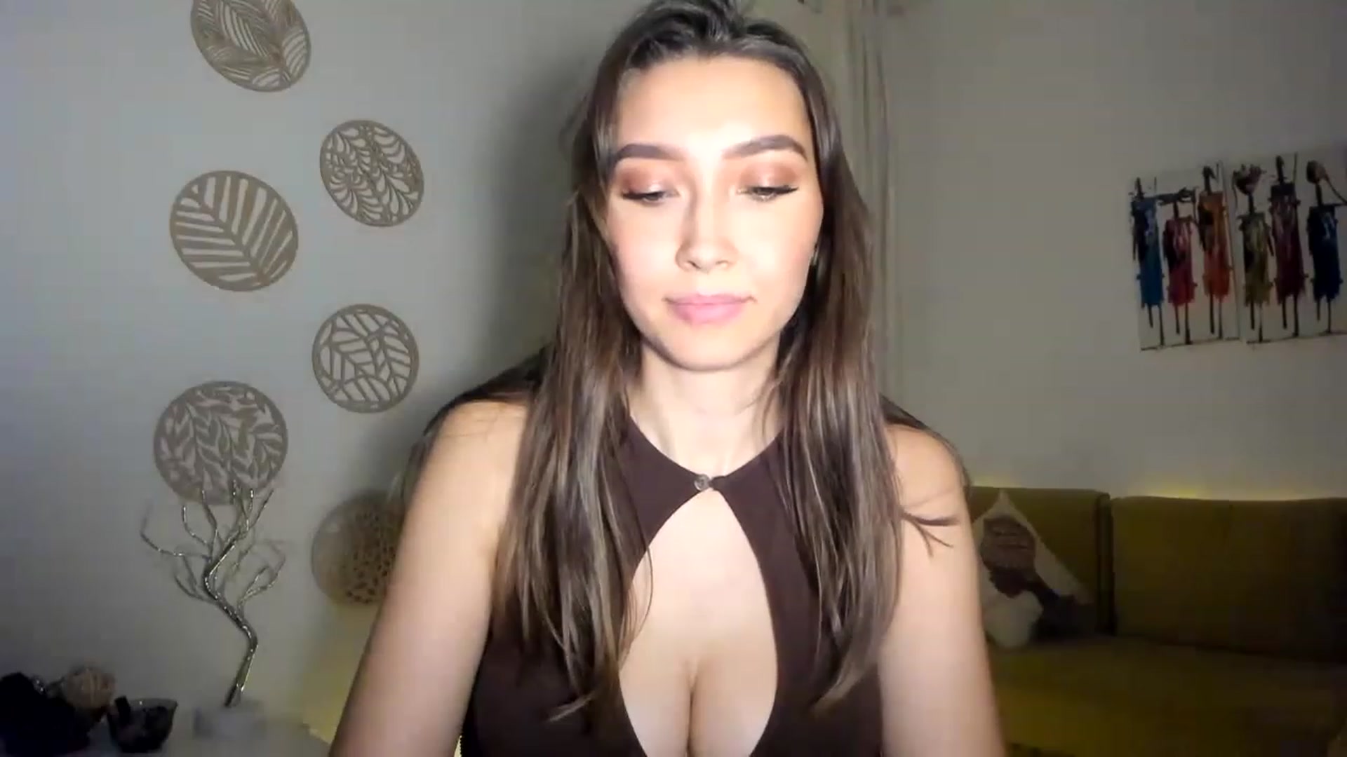 Gallery image thumbnail from LuckyHoneyyy's myfreecams stream on, 02/25/2023, 24:55 image 18 of 20
