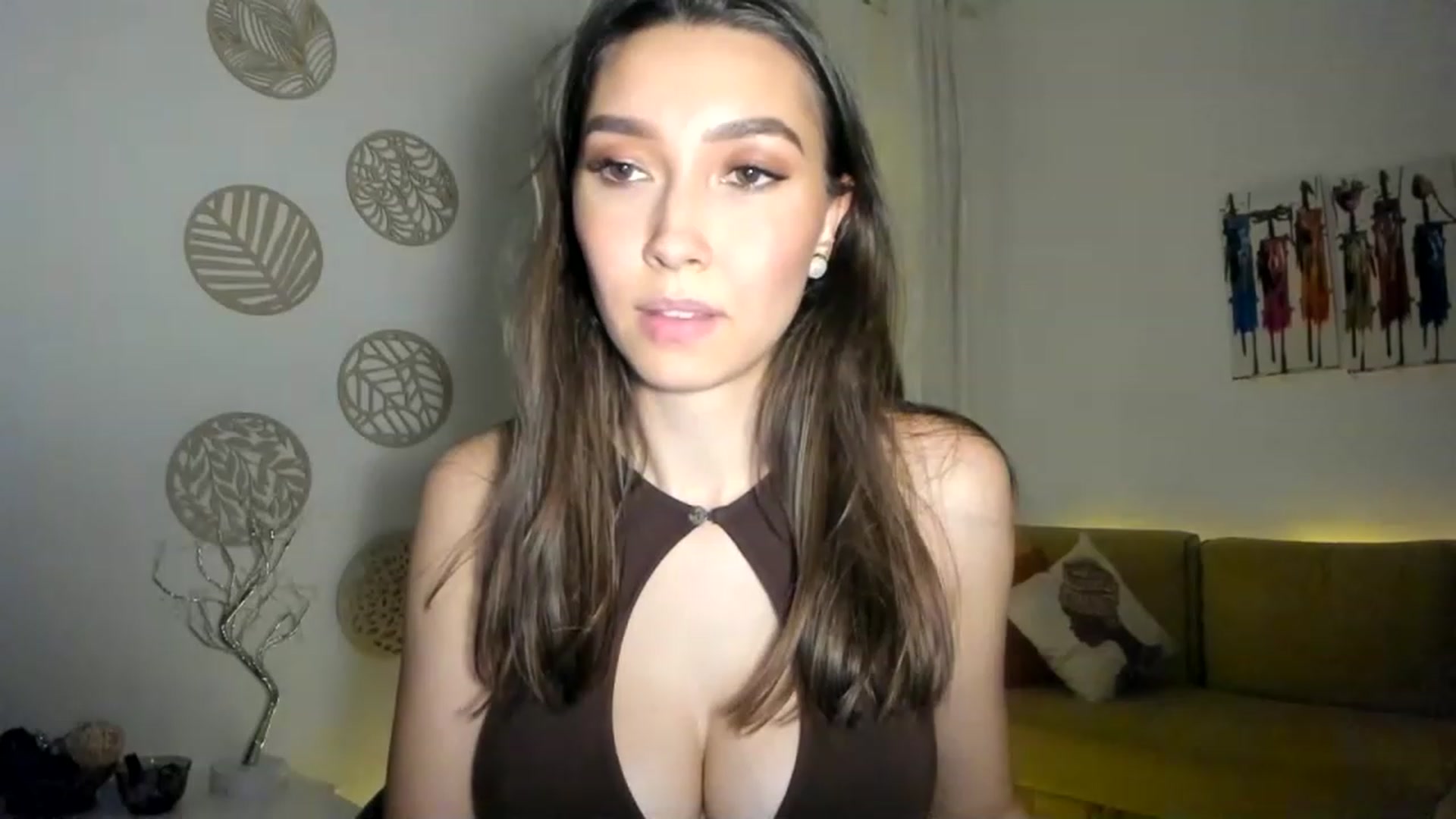 Gallery image thumbnail from LuckyHoneyyy's myfreecams stream on, 02/25/2023, 24:55 image 7 of 20