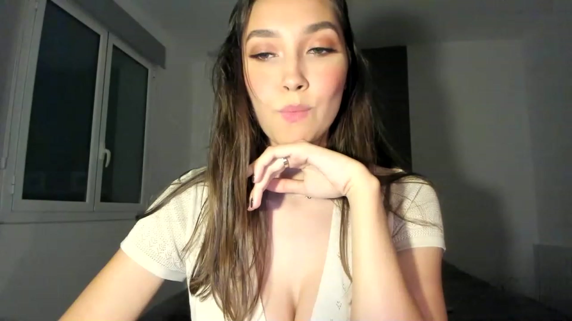 Gallery image thumbnail from LuckyHoneyyy's myfreecams stream on, 05/12/2023, 01:11 image 1 of 20