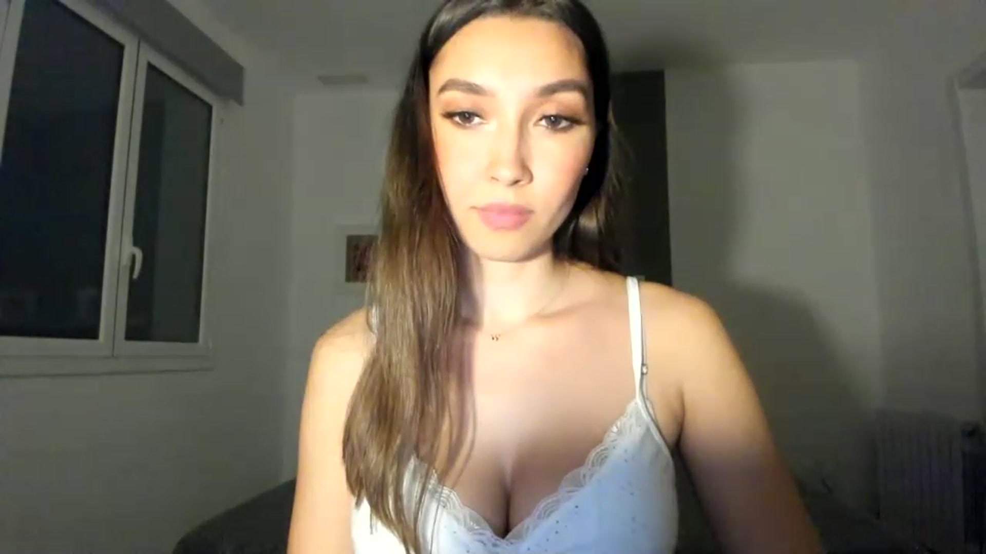 Gallery image thumbnail from LuckyHoneyyy's myfreecams stream on, 05/13/2023, 24:51 image 14 of 20