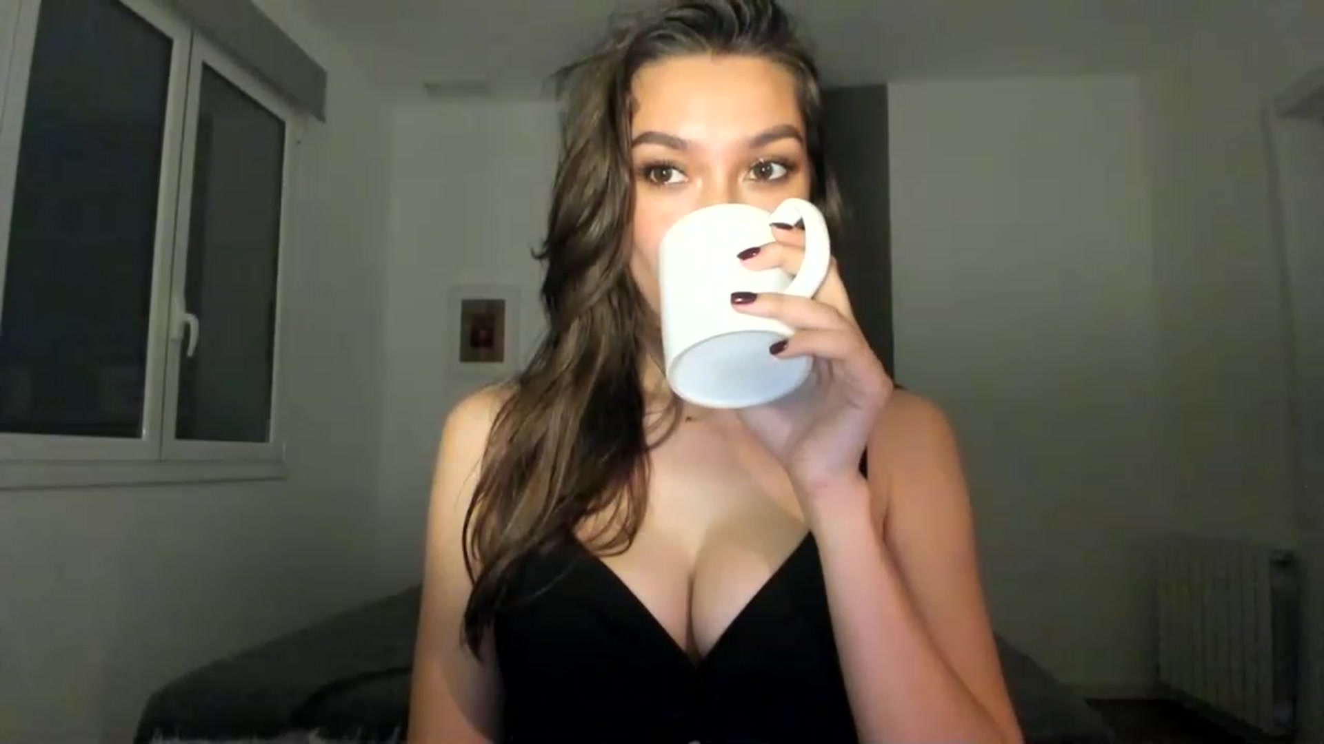 Gallery image thumbnail from LuckyHoneyyy's myfreecams stream on, 06/14/2023, 22:21 image 11 of 20