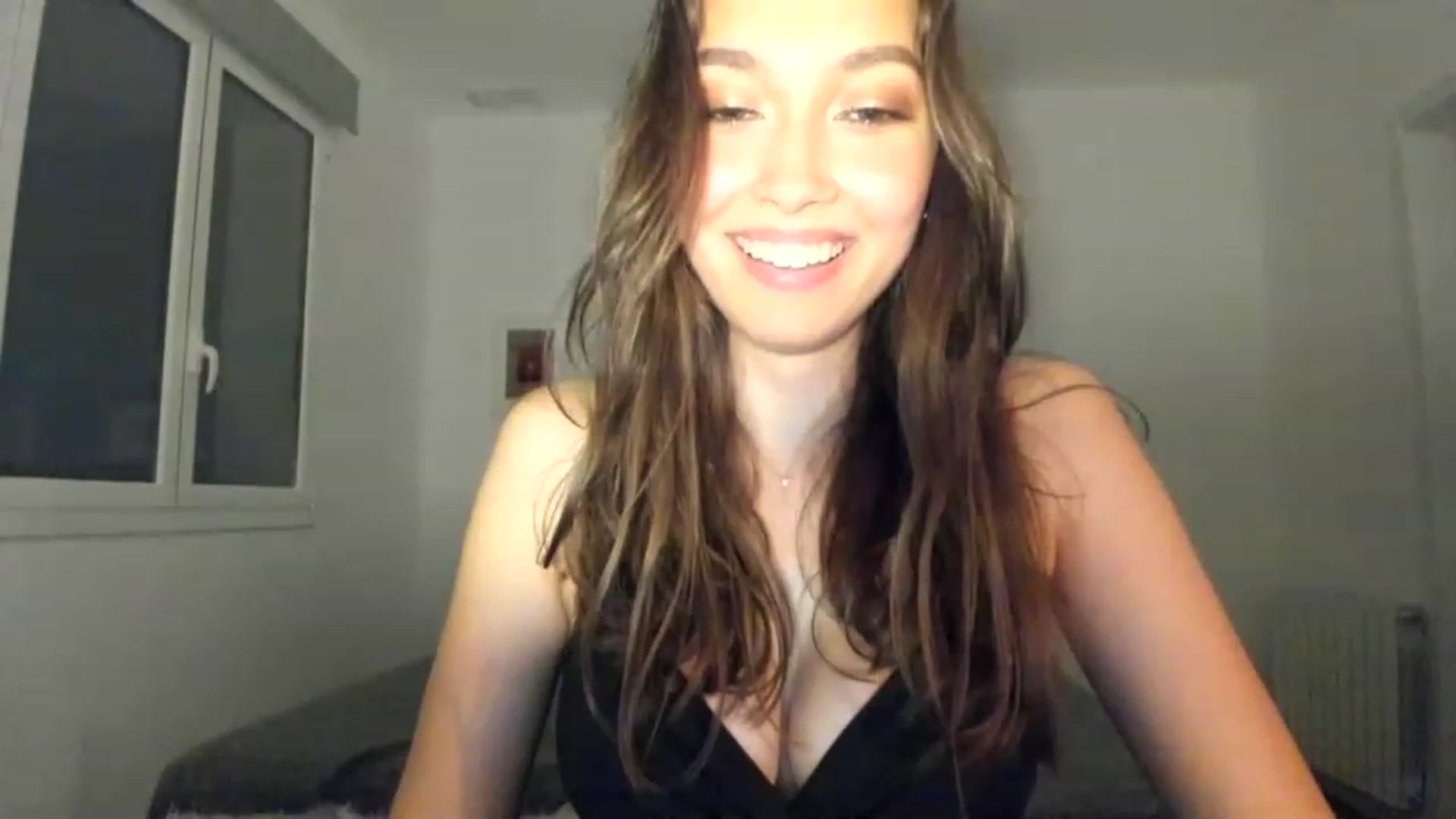 Gallery image thumbnail from LuckyHoneyyy's myfreecams stream on, 06/14/2023, 23:40 image 13 of 20