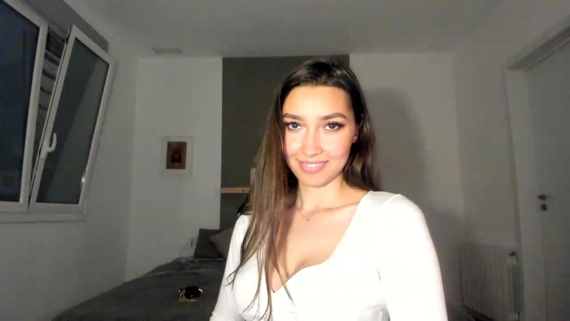Gallery image thumbnail from LuckyHoneyyy's myfreecams stream on, 06/21/2023, 23:17 image 18 of 20