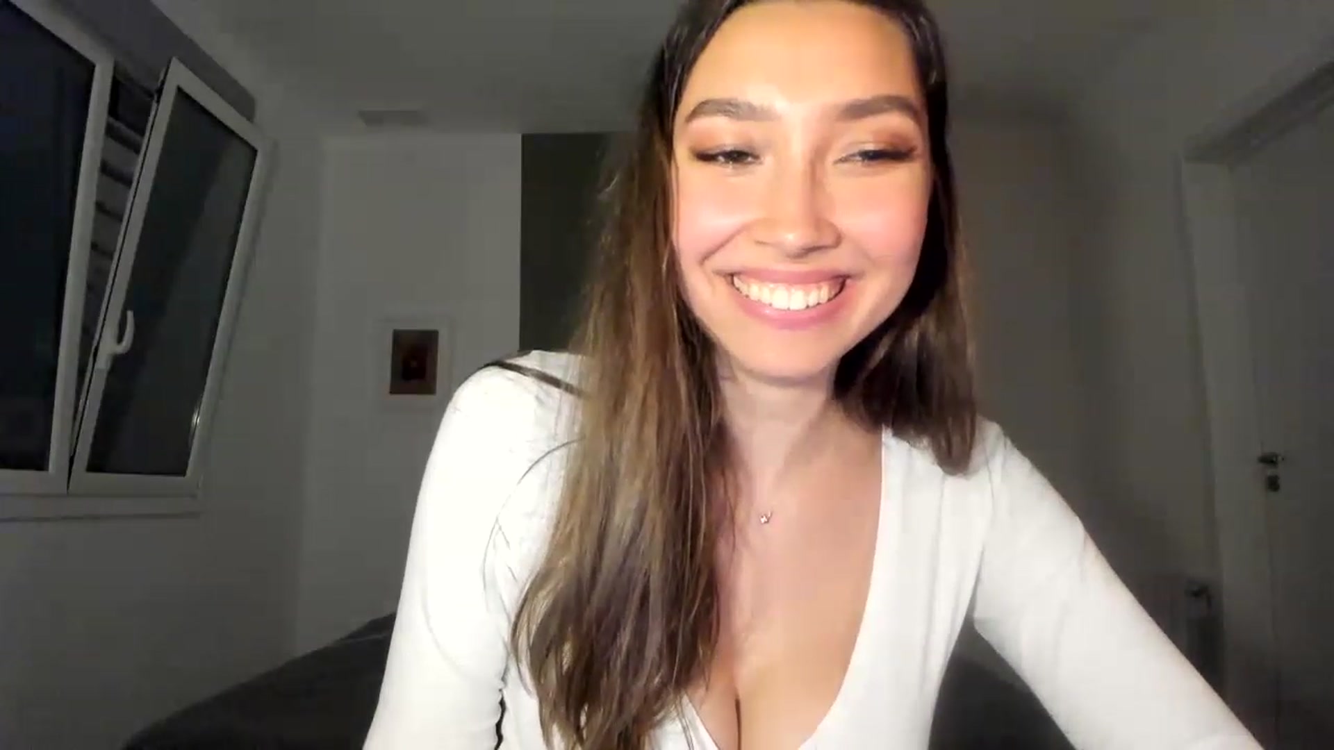 Gallery image thumbnail from LuckyHoneyyy's myfreecams stream on, 06/21/2023, 23:17 image 20 of 20