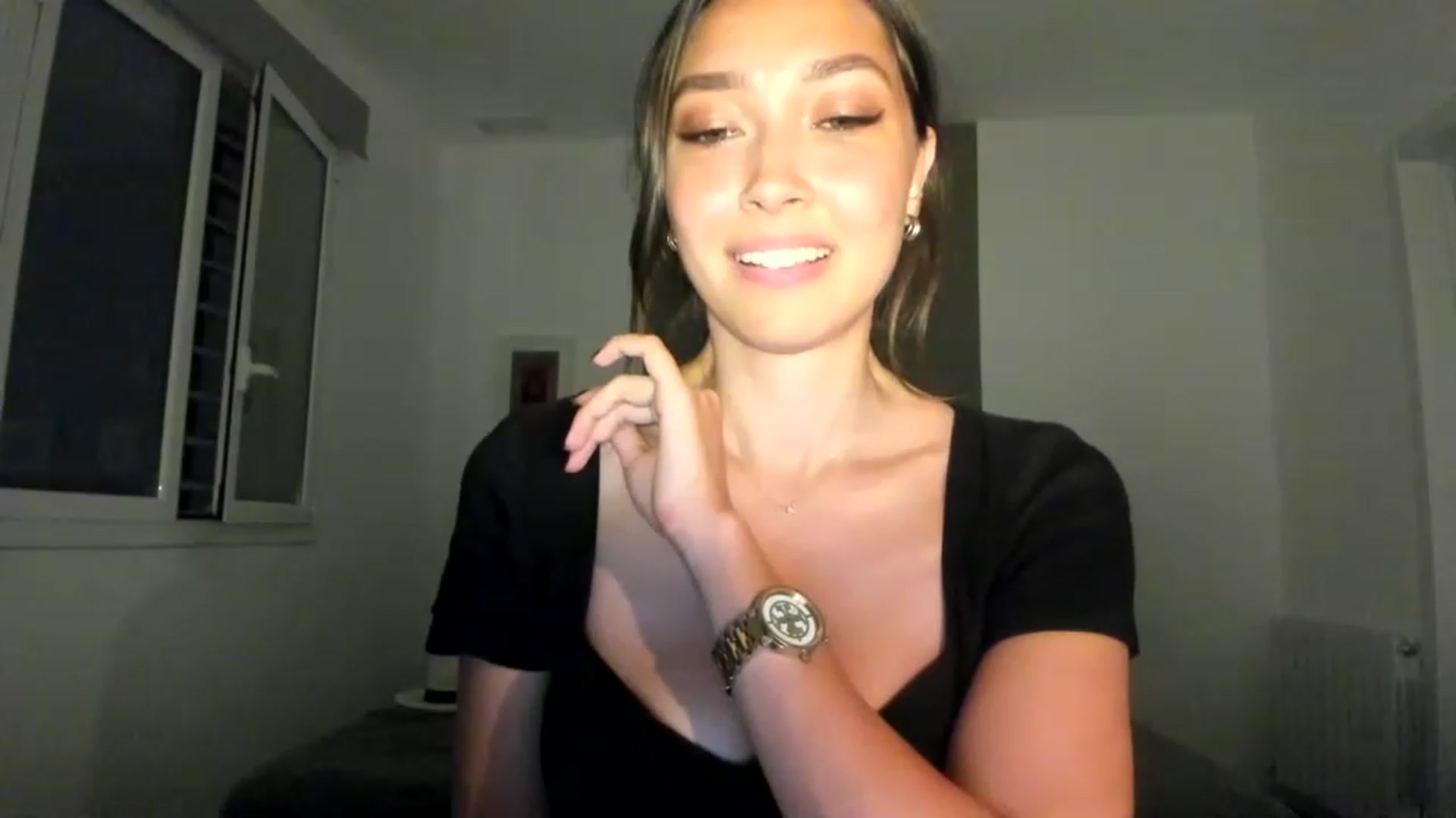 Gallery image thumbnail from LuckyHoneyyy's myfreecams stream on, 06/25/2023, 23:55 image 6 of 20