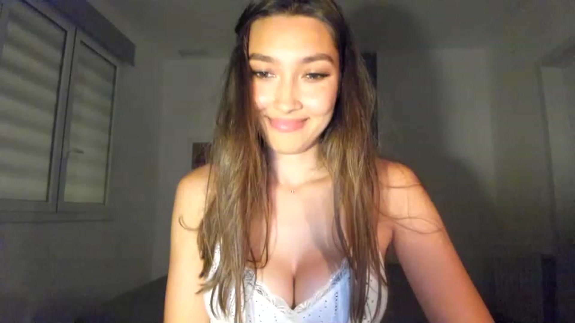 Gallery image thumbnail from LuckyHoneyyy's myfreecams stream on, 06/27/2023, 21:26 image 8 of 20