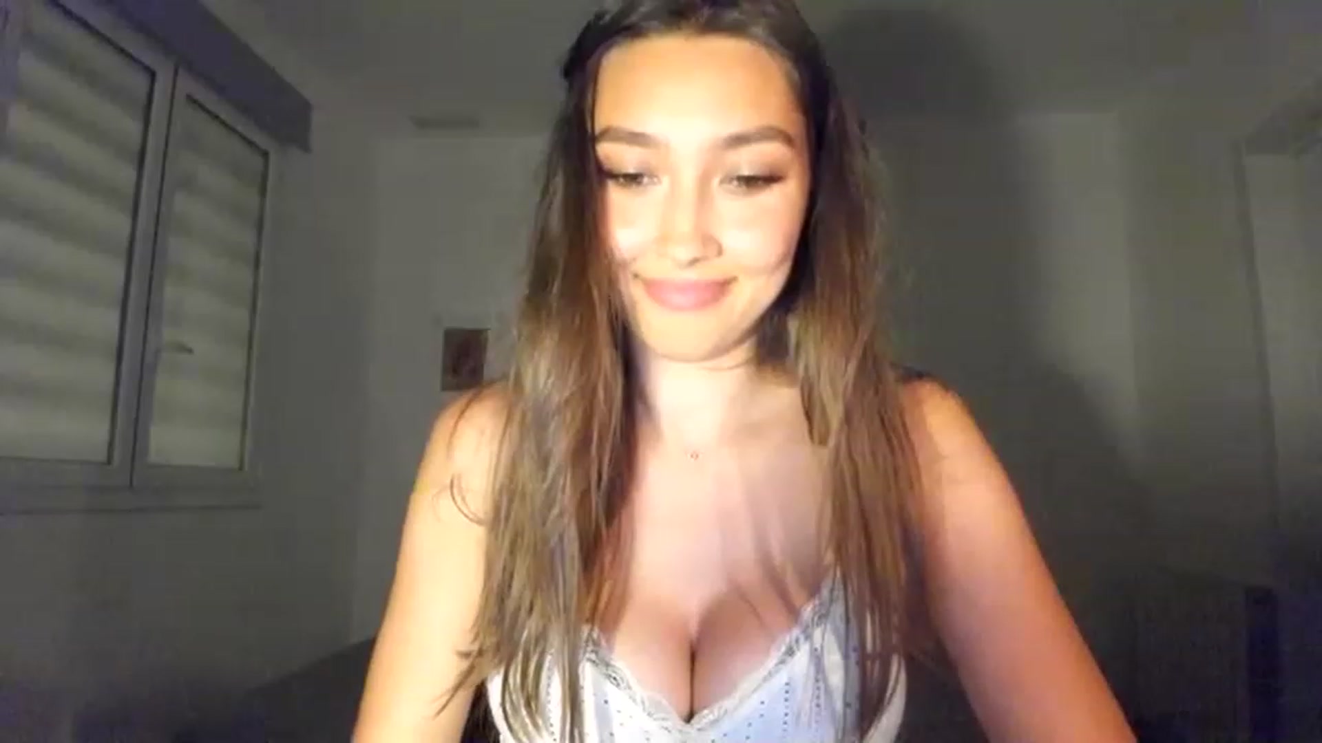 Gallery image thumbnail from LuckyHoneyyy's myfreecams stream on, 06/27/2023, 21:26 image 5 of 20