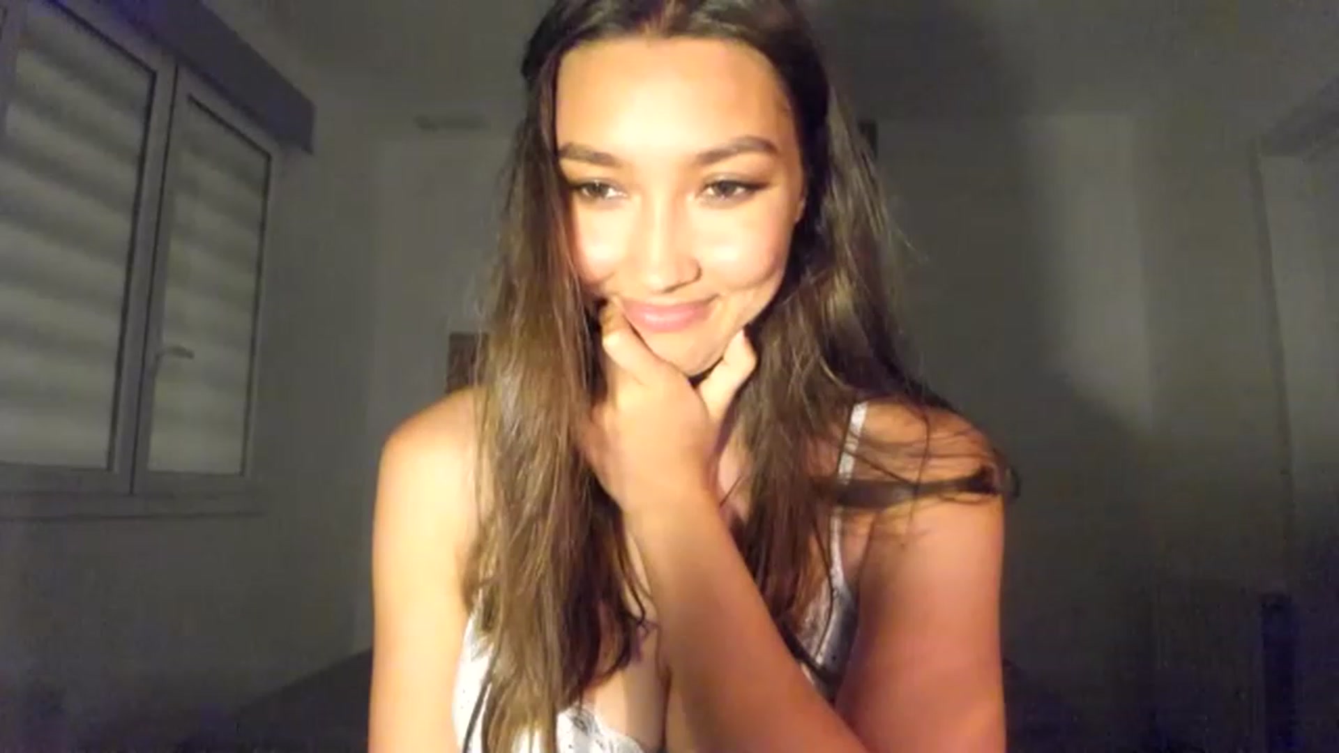Gallery image thumbnail from LuckyHoneyyy's myfreecams stream on, 06/27/2023, 21:26 image 15 of 20