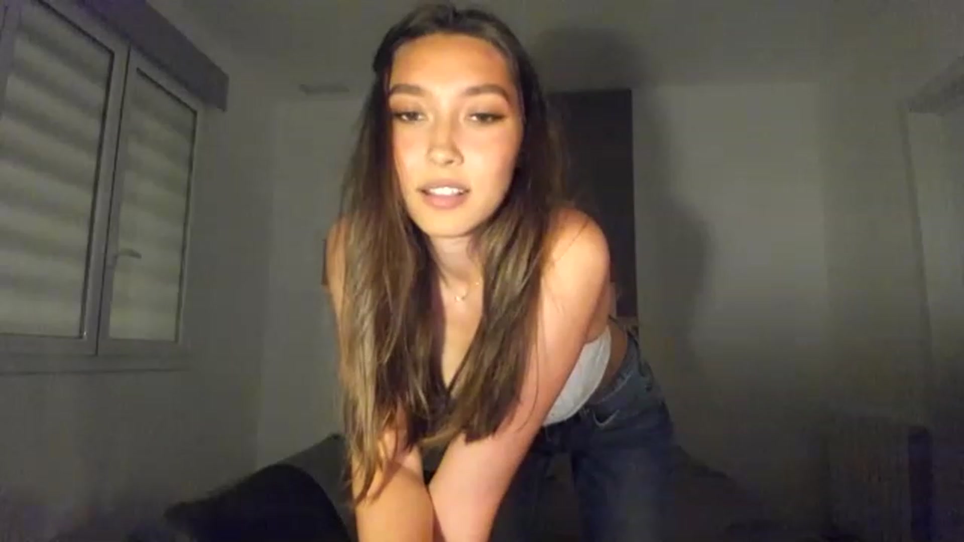 Gallery image thumbnail from LuckyHoneyyy's myfreecams stream on, 06/27/2023, 21:26 image 6 of 20