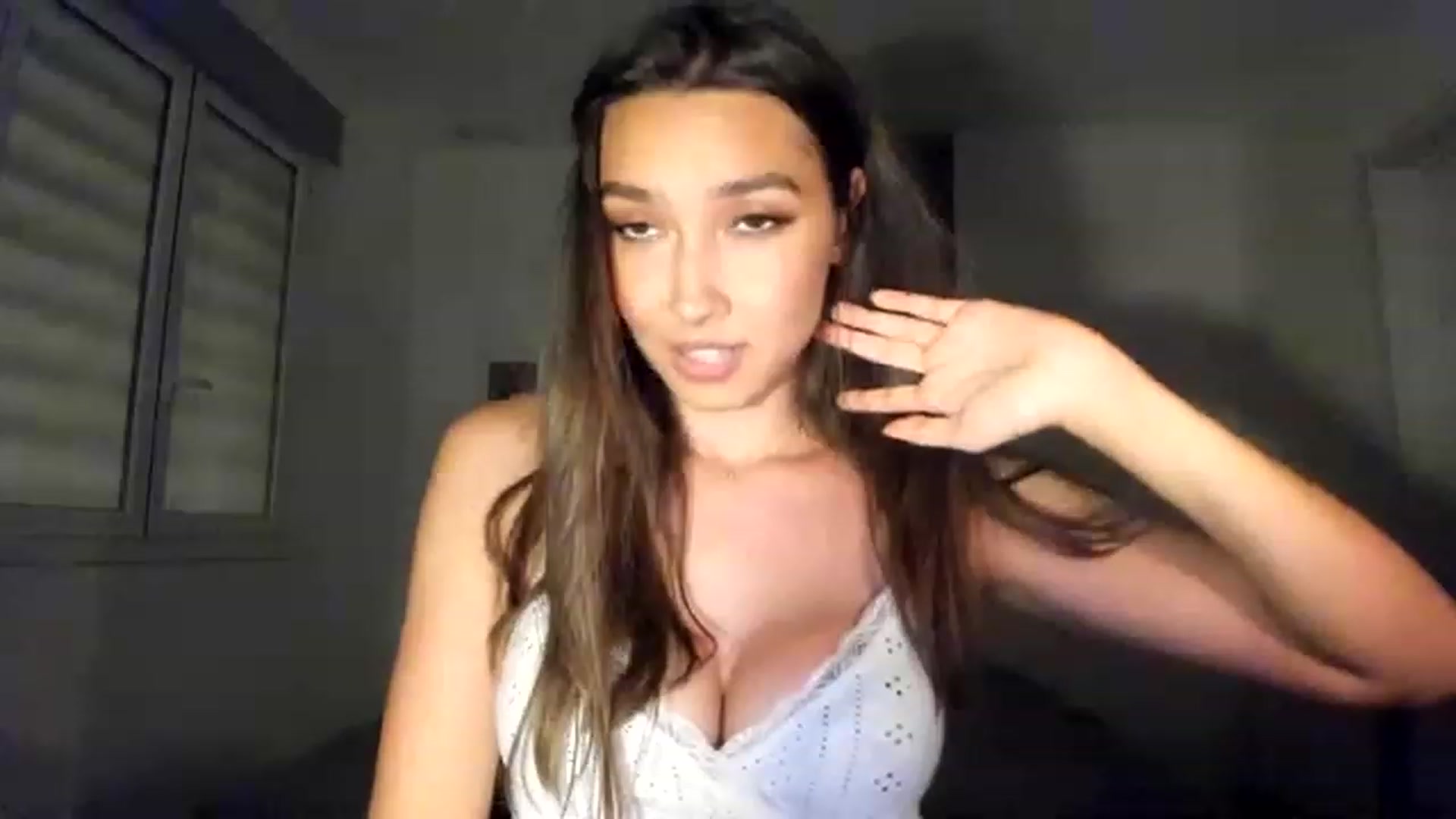 Gallery image thumbnail from LuckyHoneyyy's myfreecams stream on, 06/27/2023, 21:26 image 10 of 20