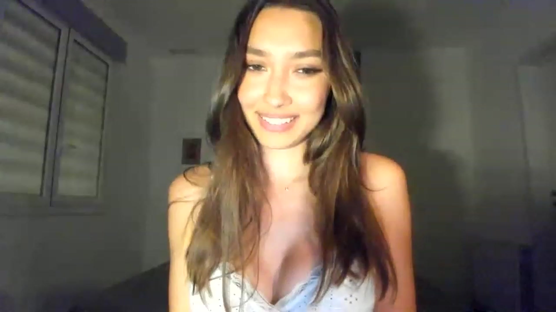 Gallery image thumbnail from LuckyHoneyyy's myfreecams stream on, 06/28/2023, 01:04 image 5 of 20