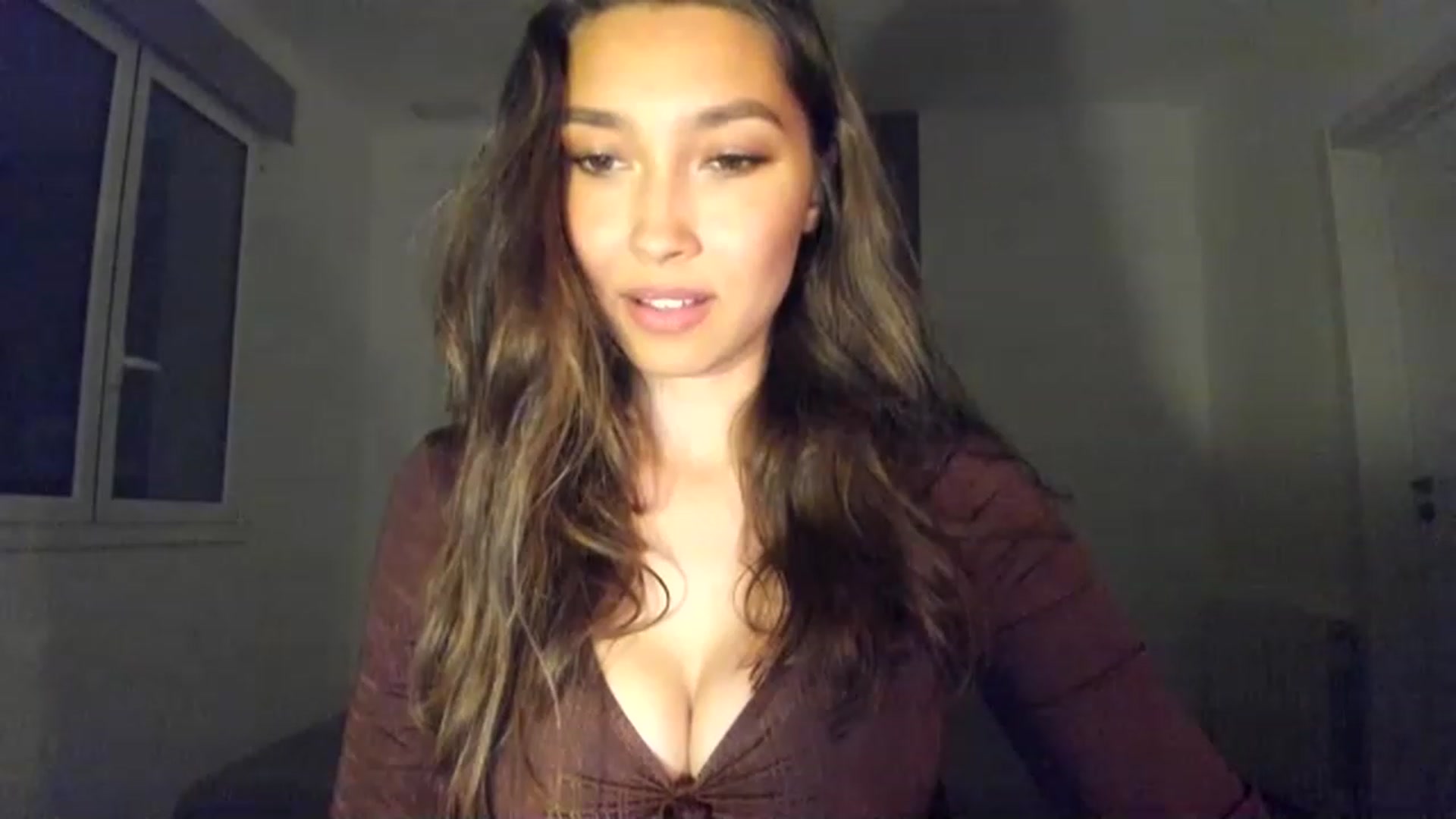 Gallery image thumbnail from LuckyHoneyyy's myfreecams stream on, 06/30/2023, 24:29 image 10 of 20
