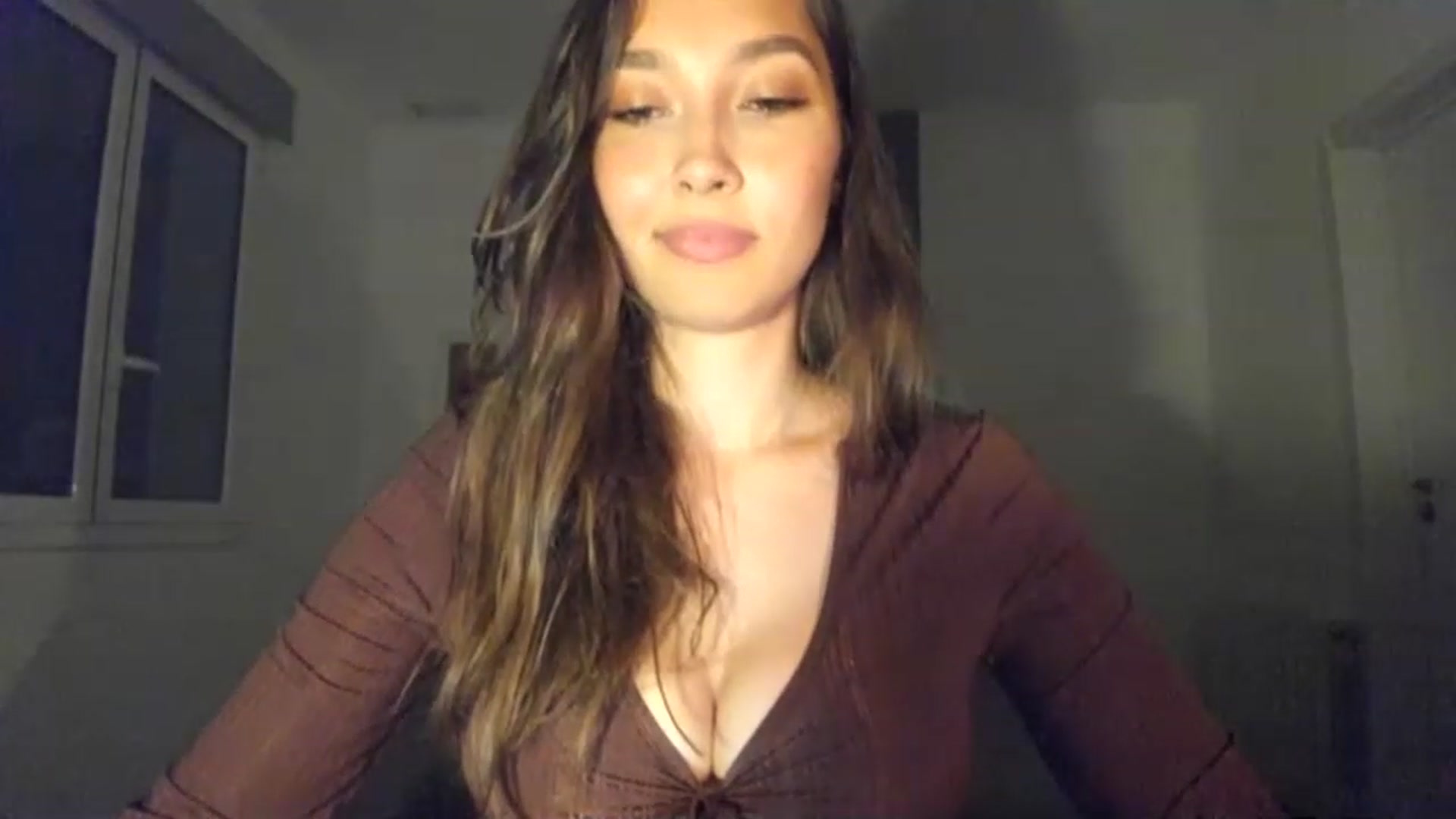 Gallery image thumbnail from LuckyHoneyyy's myfreecams stream on, 06/30/2023, 24:29 image 15 of 20