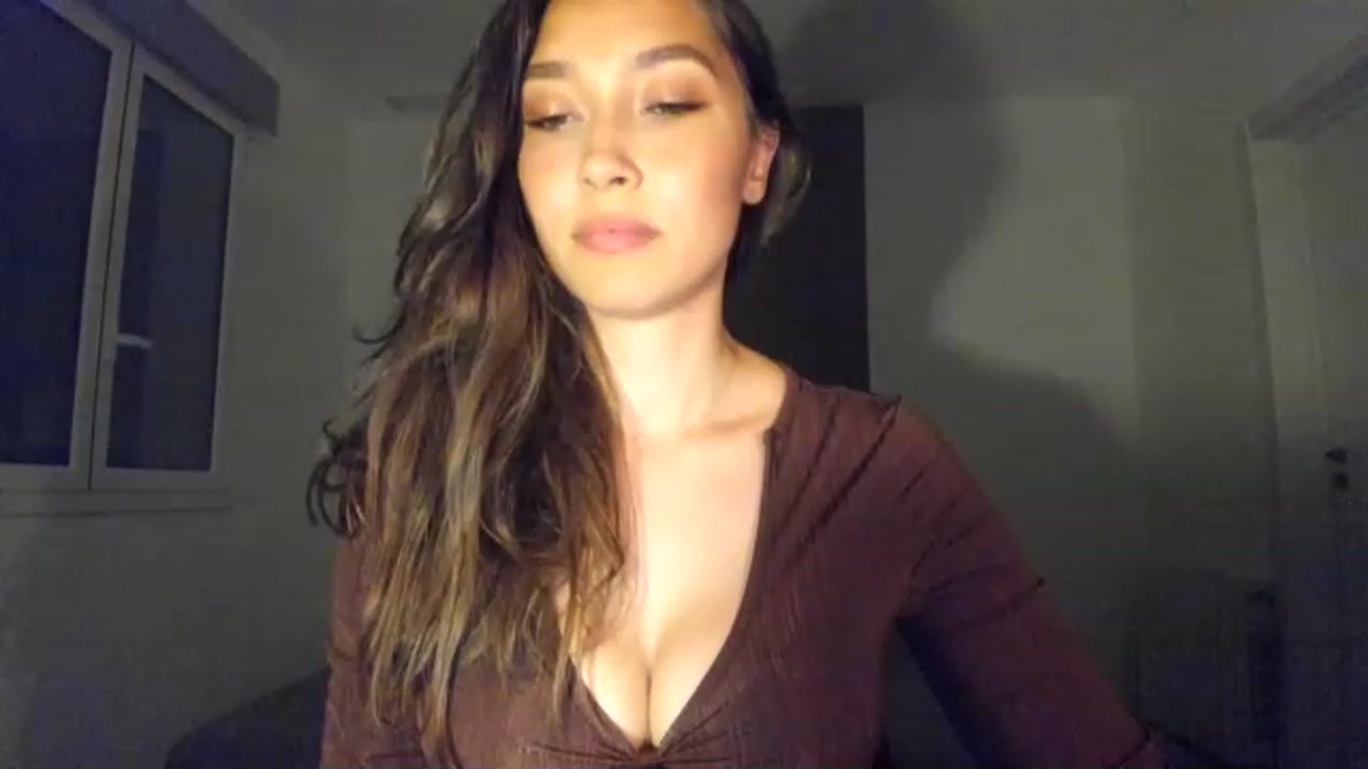 Gallery image thumbnail from LuckyHoneyyy's myfreecams stream on, 06/30/2023, 24:29 image 12 of 20