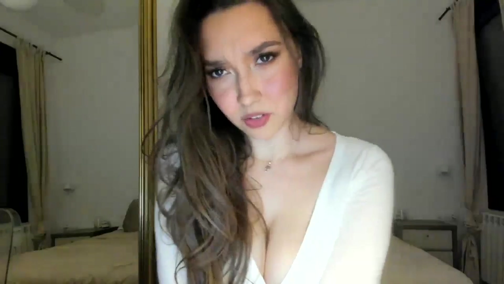 Gallery image thumbnail from LuckyHoneyyy's myfreecams stream on, 05/17/2024, 21:43 image 20 of 20