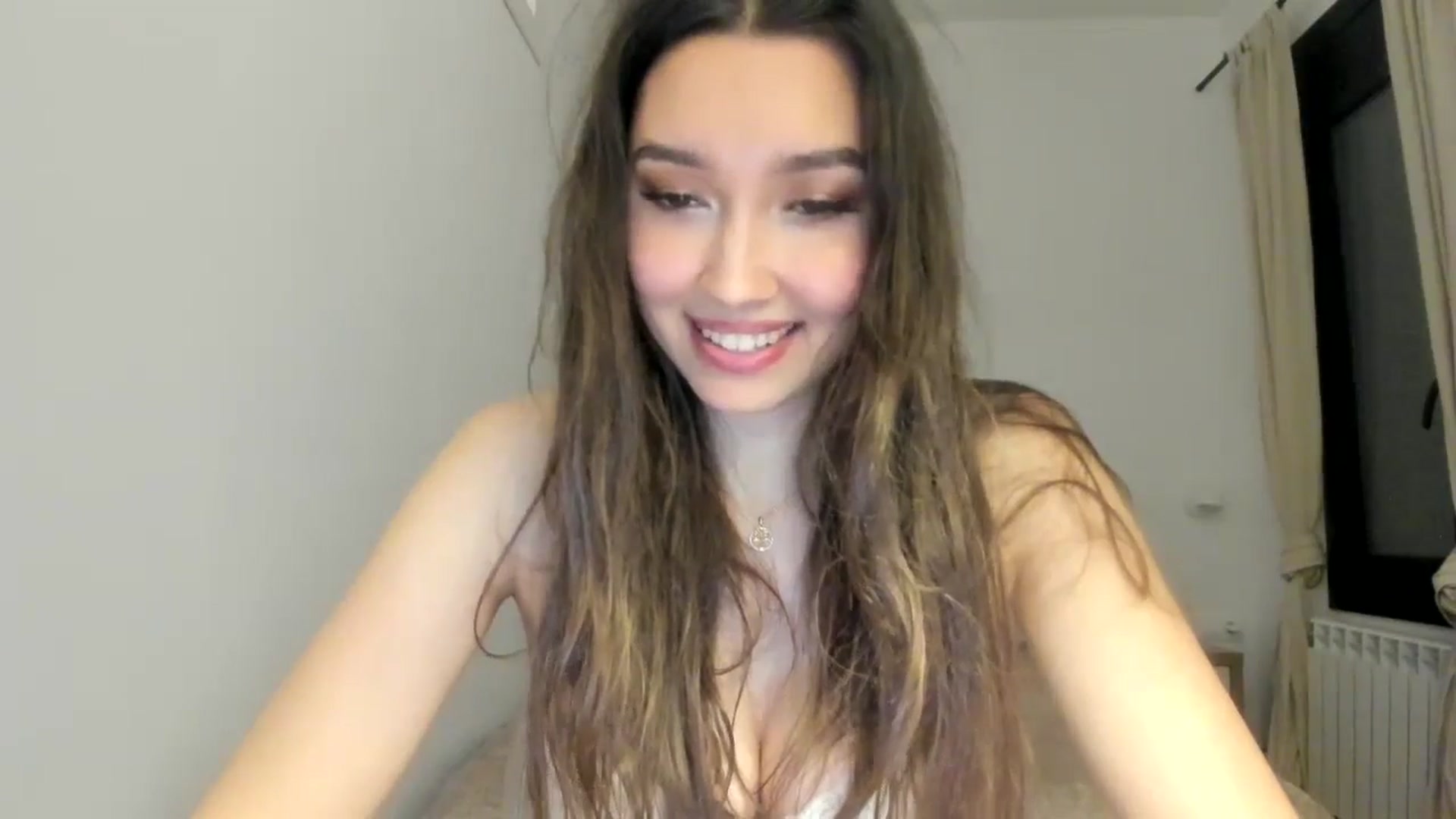 Gallery image thumbnail from LuckyHoneyyy's myfreecams stream on, 05/21/2024, 01:57 image 16 of 20
