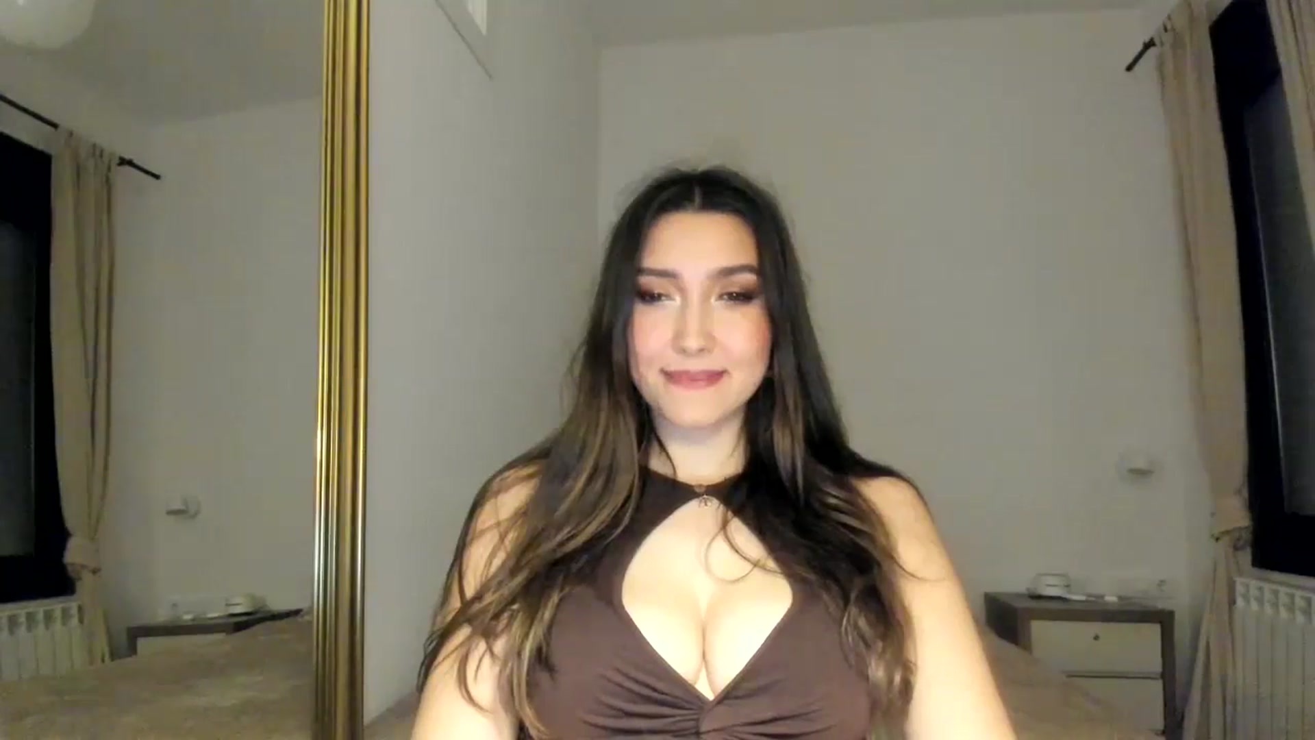 Gallery image thumbnail from LuckyHoneyyy's myfreecams stream on, 05/22/2024, 24:42 image 7 of 20