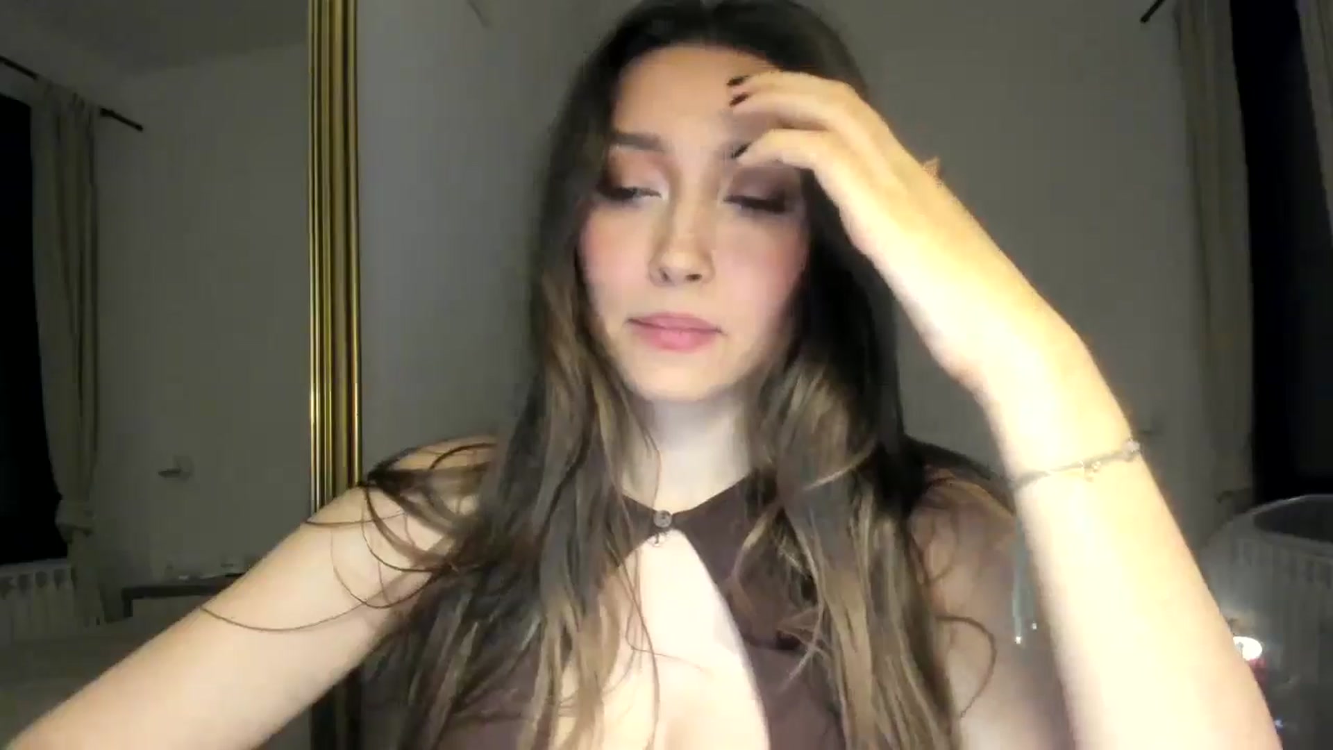 Gallery image thumbnail from LuckyHoneyyy's myfreecams stream on, 05/22/2024, 24:42 image 15 of 20