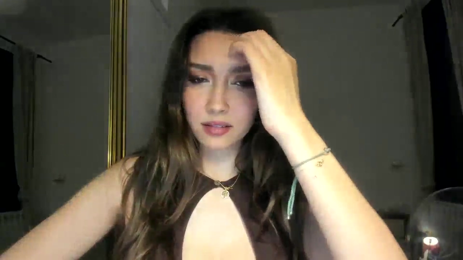 Gallery image thumbnail from LuckyHoneyyy's myfreecams stream on, 05/22/2024, 24:42 image 12 of 20