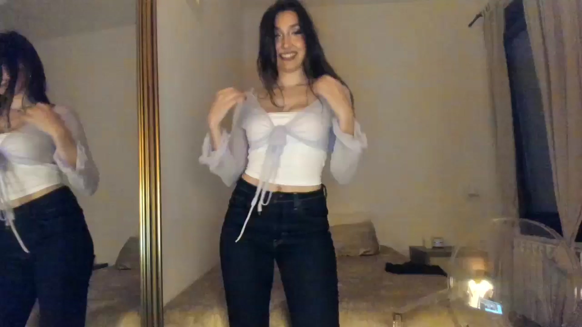 Gallery image thumbnail from LuckyHoneyyy's myfreecams stream on, 05/24/2024, 01:20 image 12 of 20