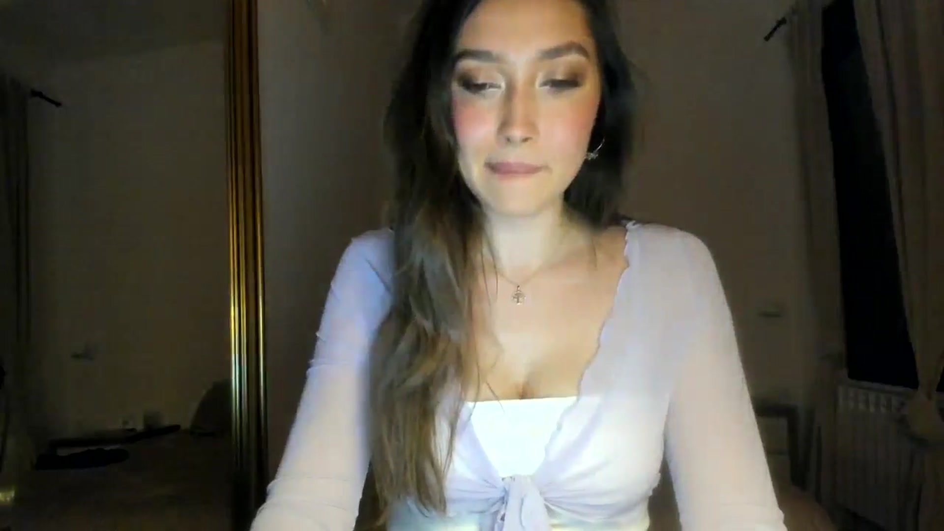 Gallery image thumbnail from LuckyHoneyyy's myfreecams stream on, 05/24/2024, 02:18 image 6 of 20