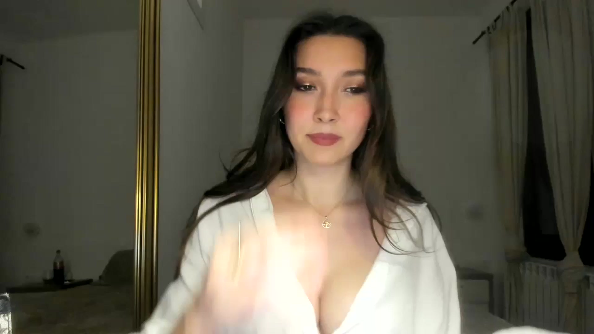 Gallery image thumbnail from LuckyHoneyyy's myfreecams stream on, 05/27/2024, 22:36 image 4 of 20