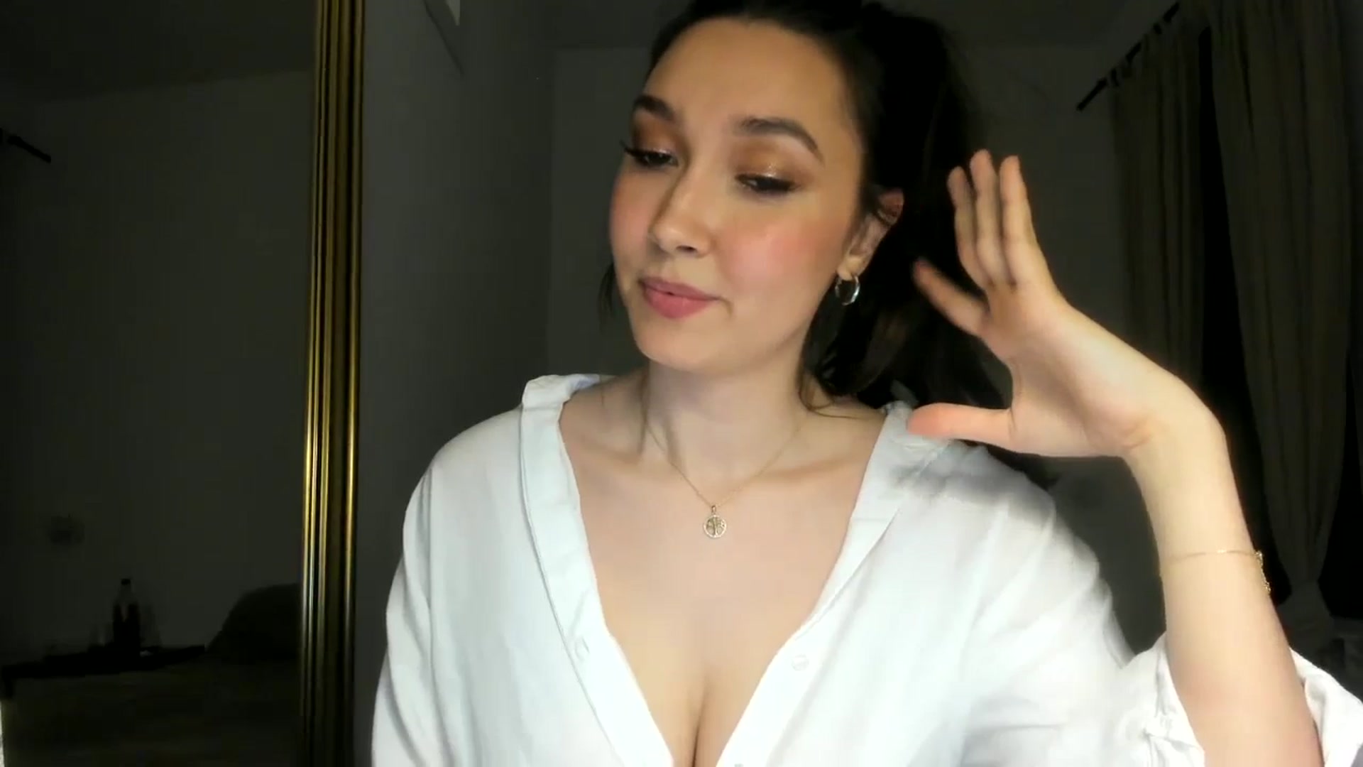 Gallery image thumbnail from LuckyHoneyyy's myfreecams stream on, 05/28/2024, 24:01 image 14 of 20