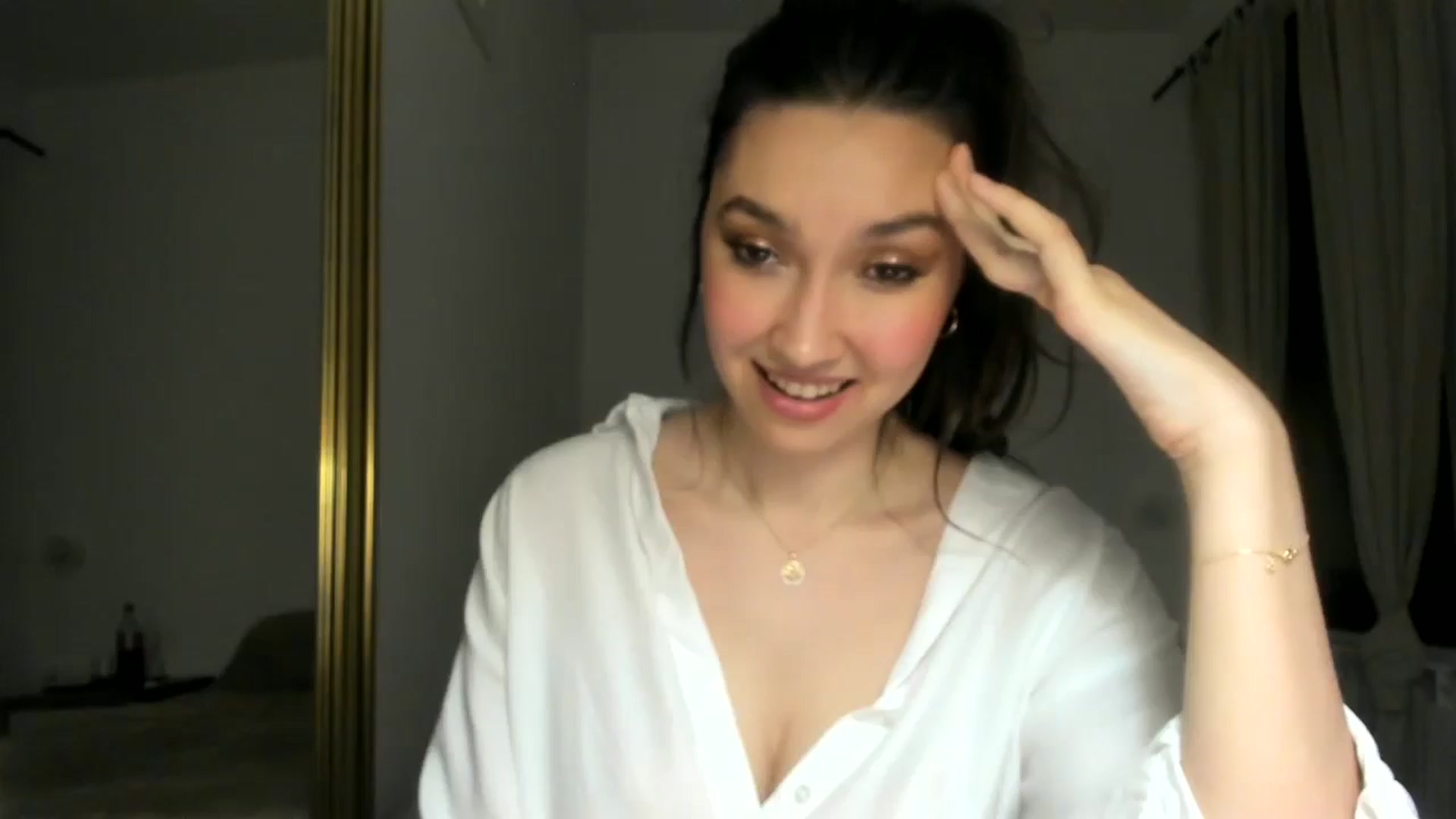 Gallery image thumbnail from LuckyHoneyyy's myfreecams stream on, 05/28/2024, 24:01 image 8 of 20