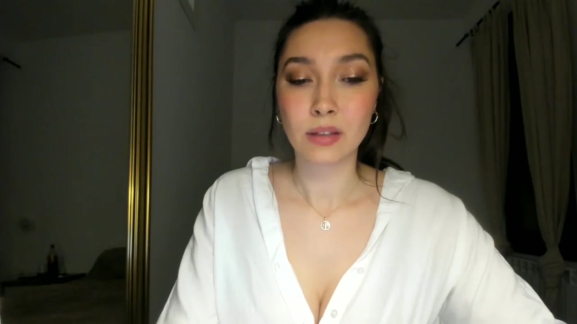 Gallery image thumbnail from LuckyHoneyyy's myfreecams stream on, 05/28/2024, 24:01 image 15 of 20