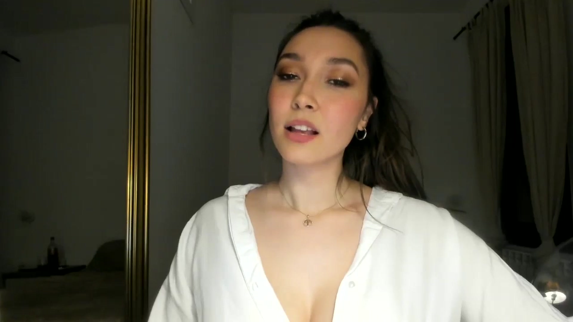Gallery image thumbnail from LuckyHoneyyy's myfreecams stream on, 05/28/2024, 24:01 image 12 of 20