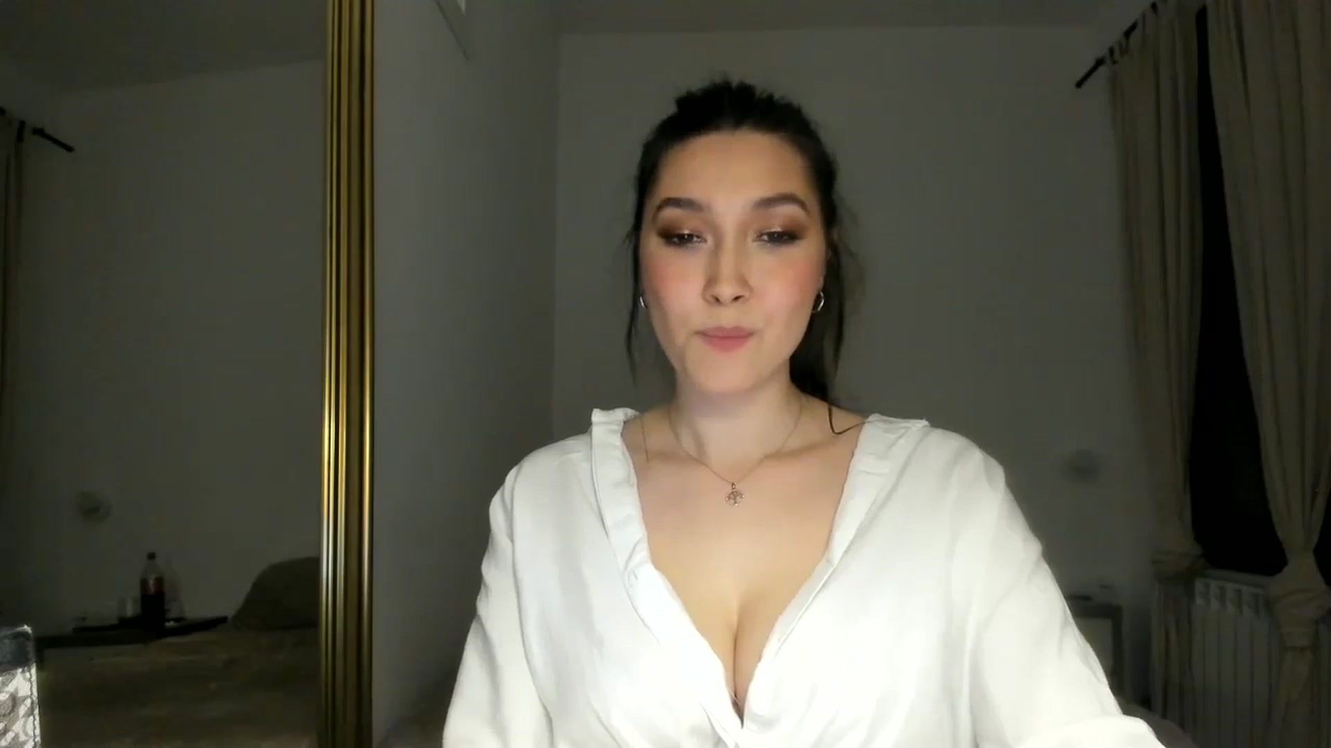 Gallery image thumbnail from LuckyHoneyyy's myfreecams stream on, 05/28/2024, 01:05 image 20 of 20
