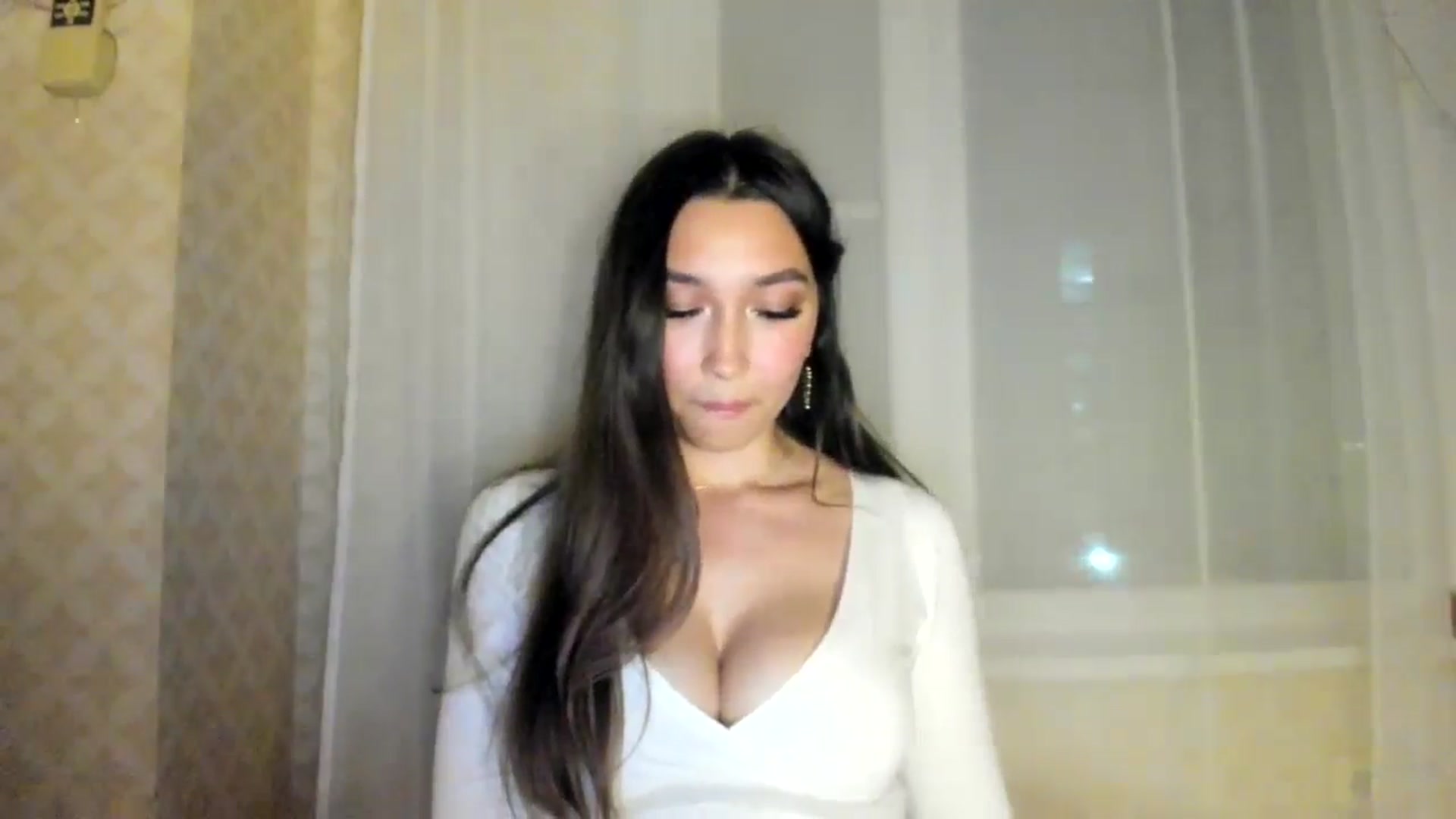 Gallery image thumbnail from LuckyHoneyyy's myfreecams stream on, 06/27/2024, 22:54 image 13 of 20