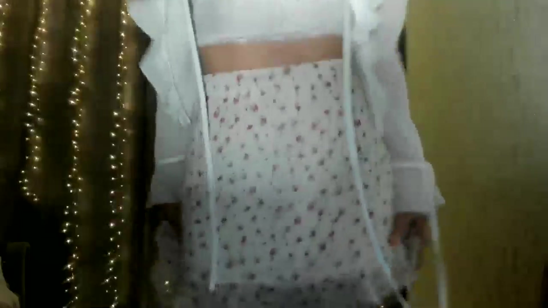 Gallery image thumbnail from LuckyHoneyyy's myfreecams stream on, 06/28/2024, 22:00 image 20 of 20