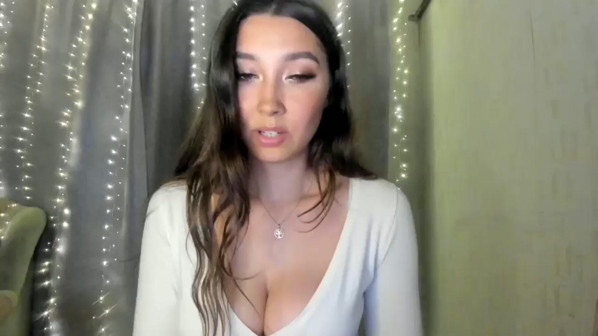 Gallery image thumbnail from LuckyHoneyyy's myfreecams stream on, 07/01/2024, 01:30 image 12 of 20