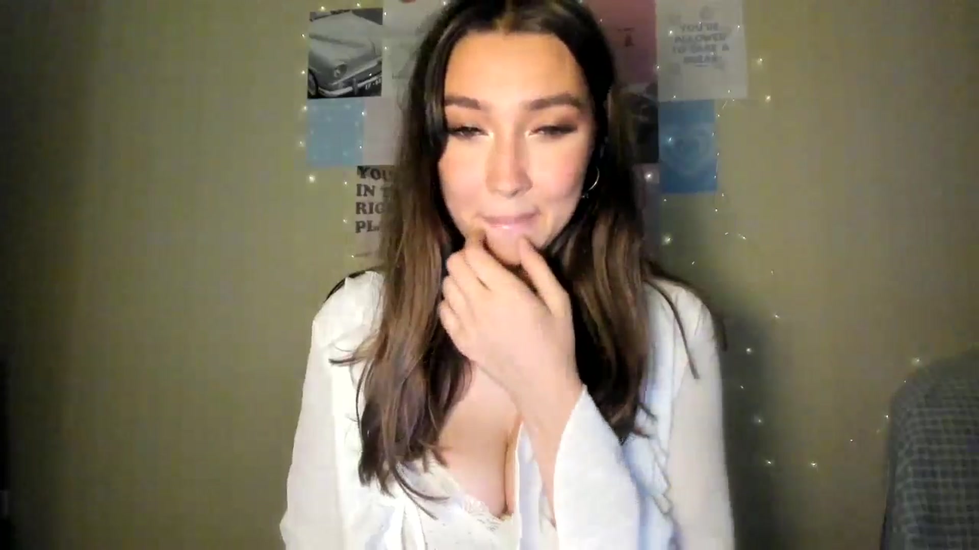 Gallery image thumbnail from LuckyHoneyyy's myfreecams stream on, 07/16/2024, 23:00 image 9 of 20
