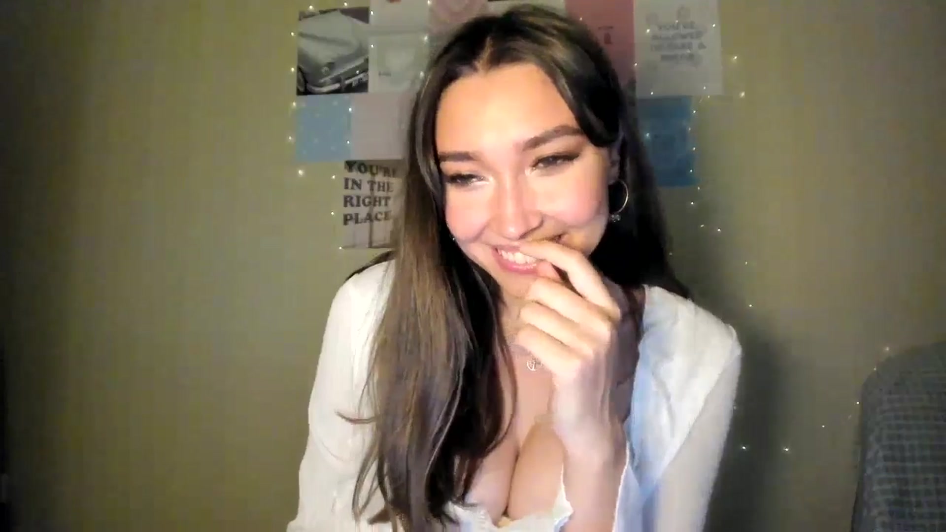 Gallery image thumbnail from LuckyHoneyyy's myfreecams stream on, 07/16/2024, 23:00 image 18 of 20